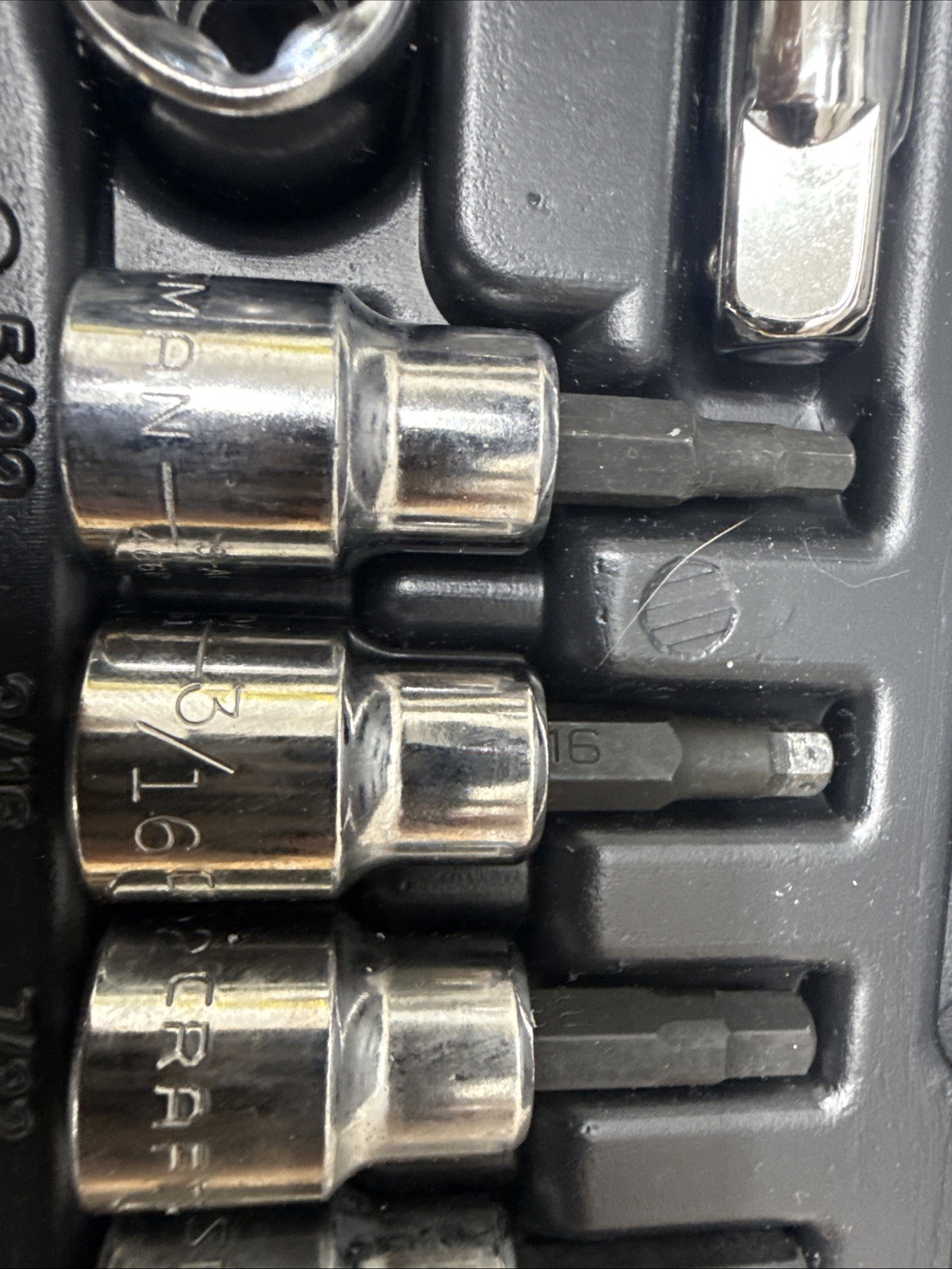 Craftsman 42 piece 1/4 and 3/8-inch Drive Bit & Torx Bit Socket Wrench Set