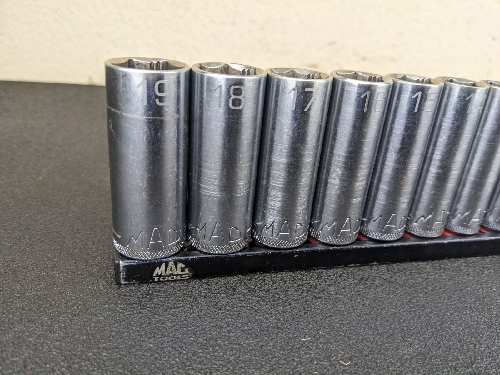 #bo801 Mac Tools 14pc SXDM146BRPT Metric Deep Non-Slip Set 6PT 3/8″ Drive