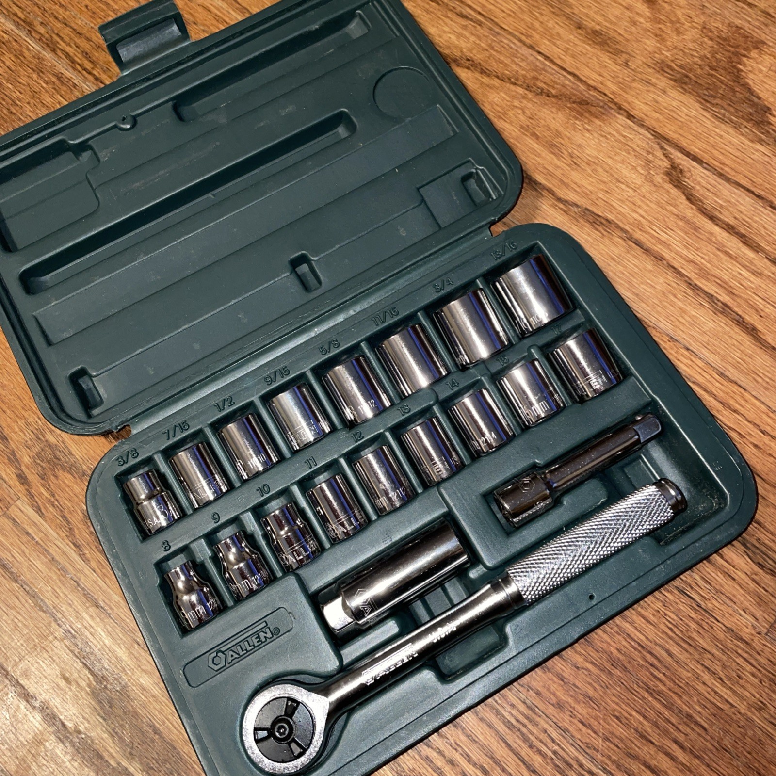 Allen Tools USA 3/8” drive 20 Pcs Standard & Metric Socket Ratchet 11913 Set EUC