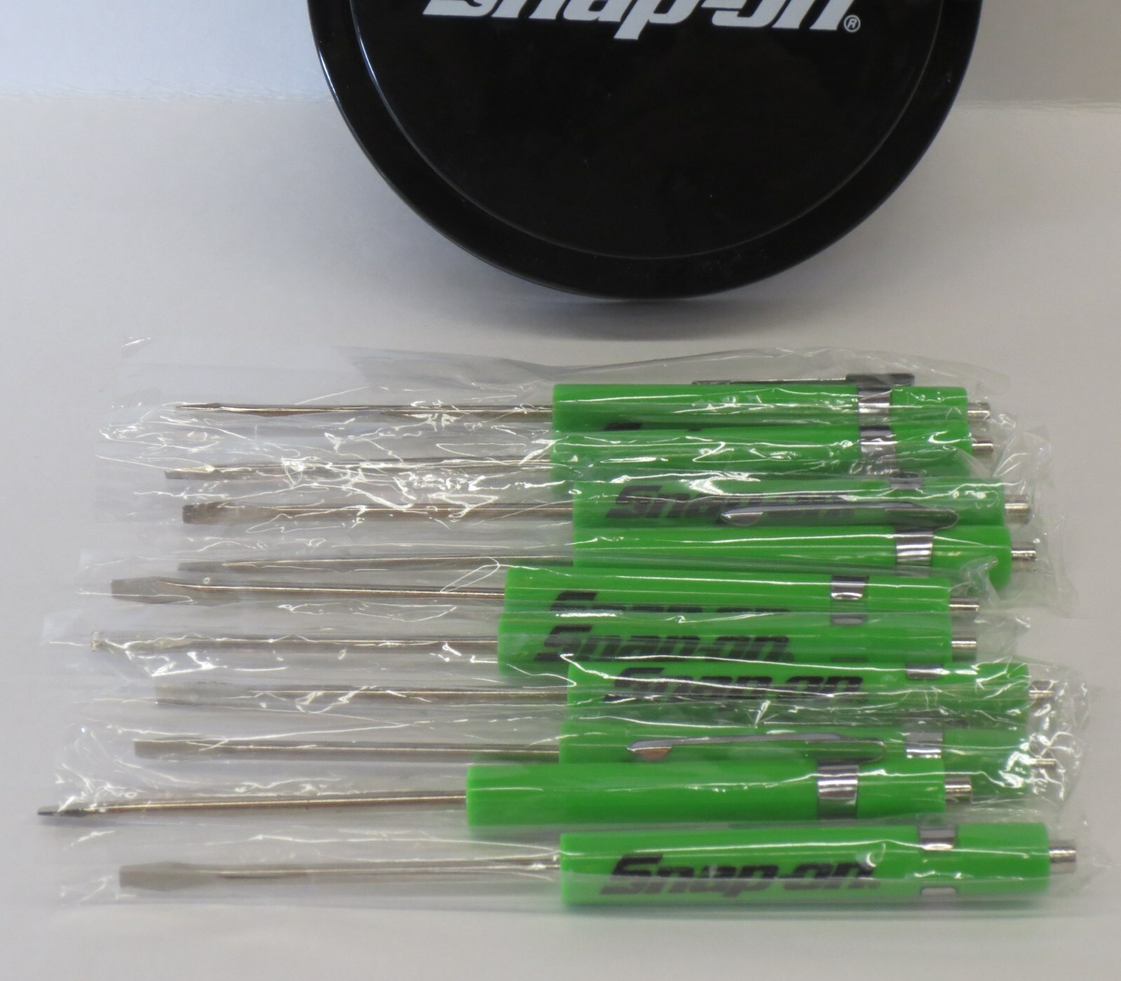 12 GREEN Snap on Tools Flat Tip Pocket Screwdrivers with Clip & Magnetic Top NEW