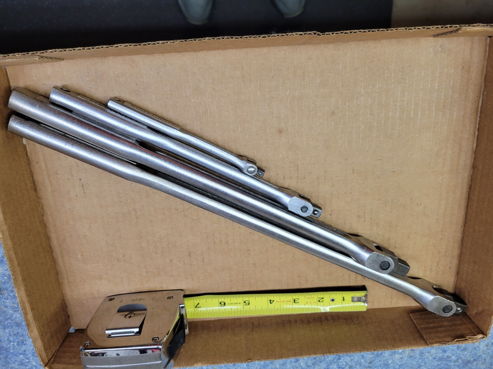 Craftsman USA 4-Piece Breaker Bar Set 1/4 + 3/8 + 1/2″ + 1/2″ long