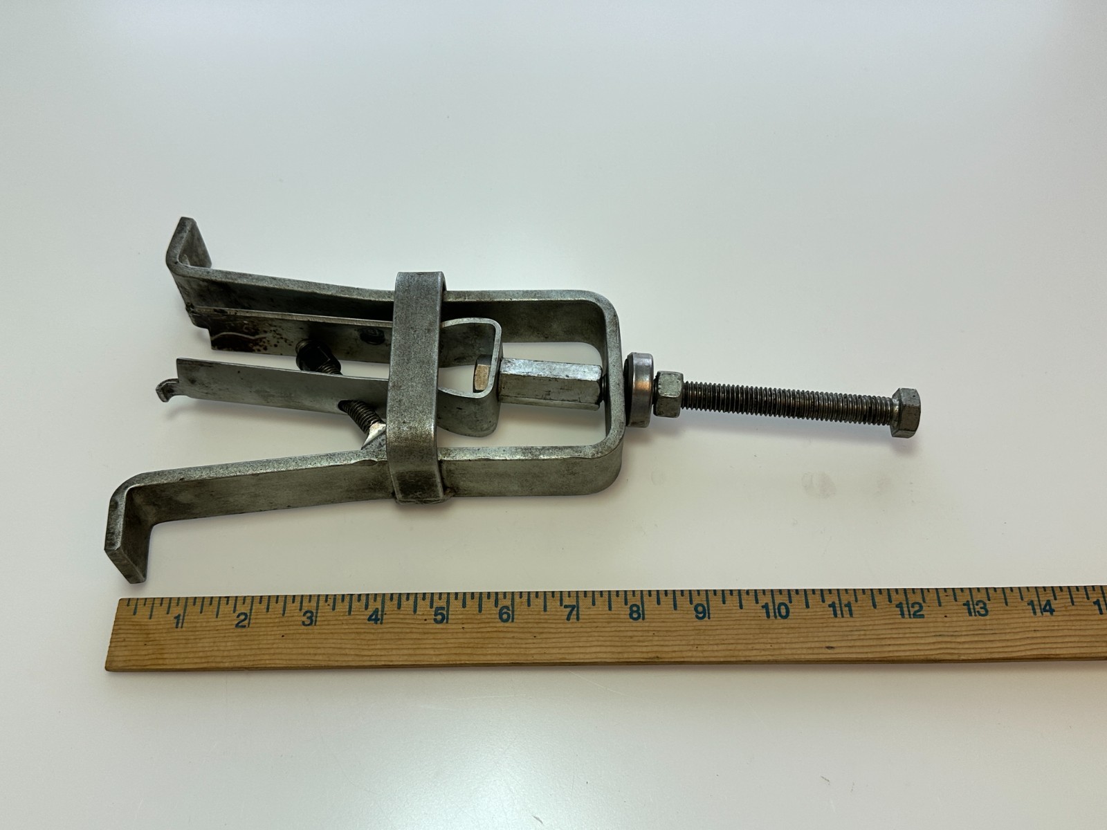 Kent-Moore Tools USA KM J-33367 Bearing Cup Puller Bridge