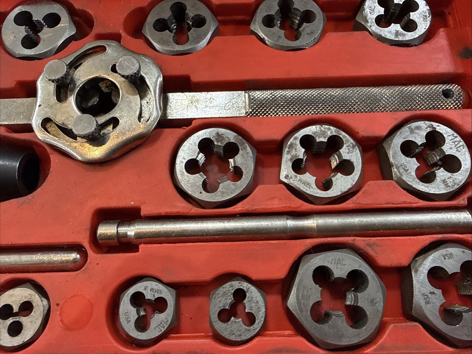 Mac Tools Metric Tap and Die set Rethreading 8017TS