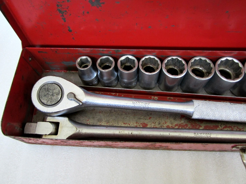 Vintage Dayton 1/2″ Drive 16pc SAE Socket Set Ratchet Breaker Bar Made in USA