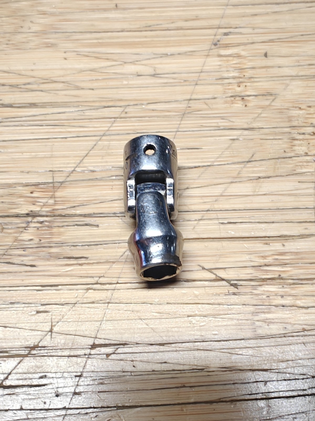 Snap On TMU141, 7/16″ Shallow Universal Socket, 1/4″ Dr 12 Pt