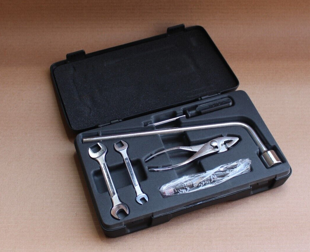 Lexus Ls430, Ls400 Emergency Lug Wrench Toyota OEM Tool Kit