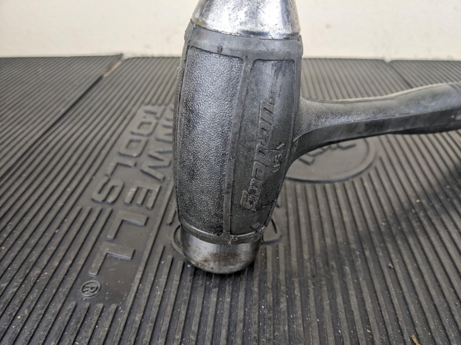 #be969 Snap On Tools – HBBD40DT – 40oz Dead Blow Ball Peen Dark Titanium Hammer