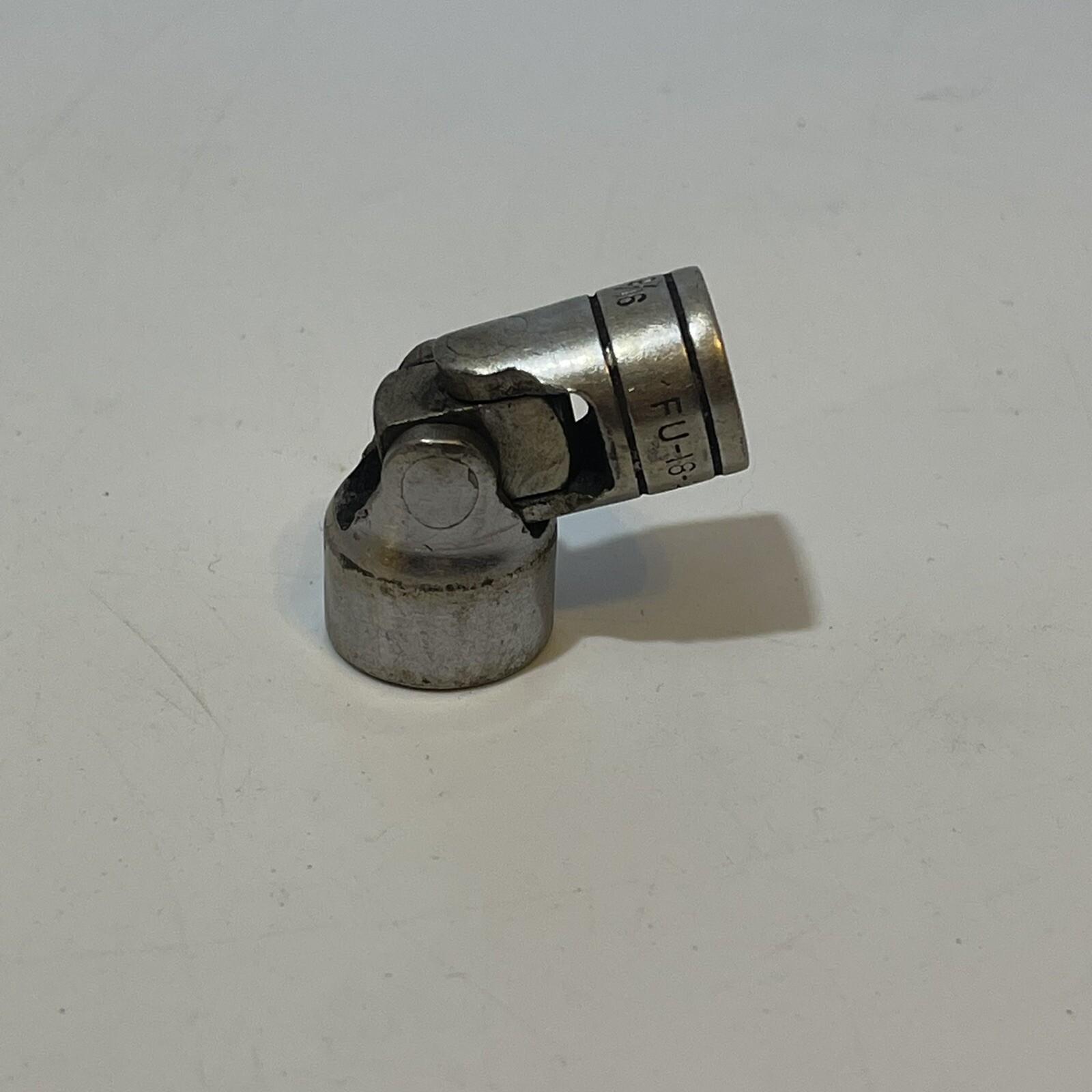 Snap On FU18A 3/8 inch drive 9/16 12 point swivel socket