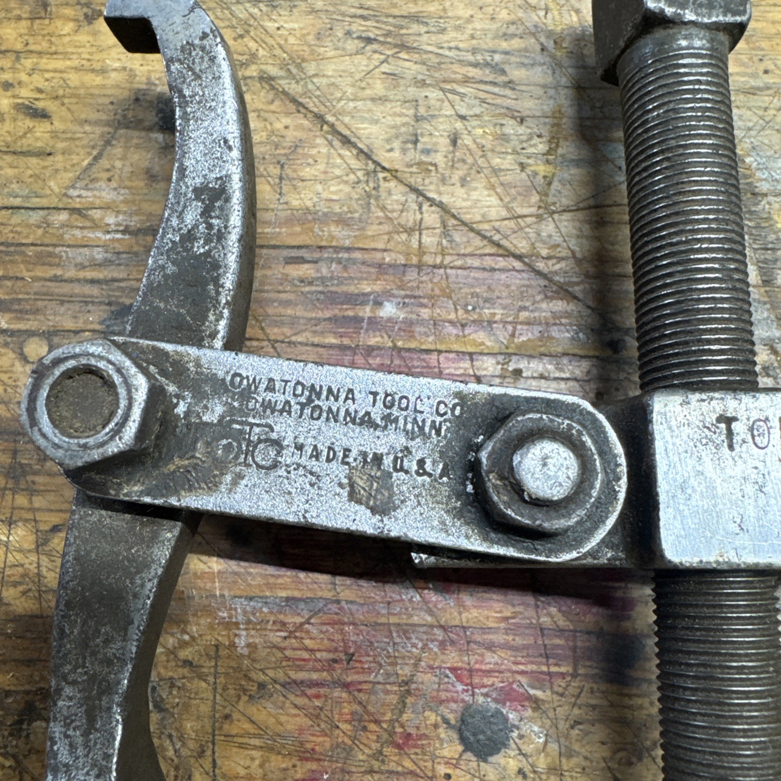 Vintage OTC Owatonna Tool CO NO 1002 2-Jaw Gear Pulley Puller 4.5” Arms