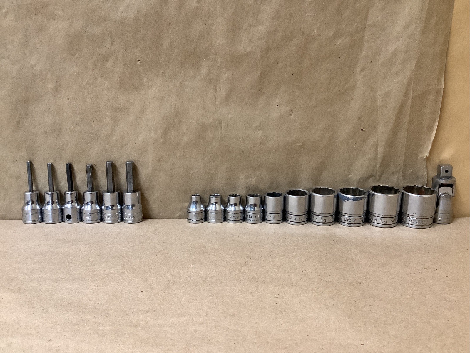Snap On FL860 17pc 1/4”-7/8” & 5/32”-1/4” 3/8” Drive 12PT Socket Set -Silver