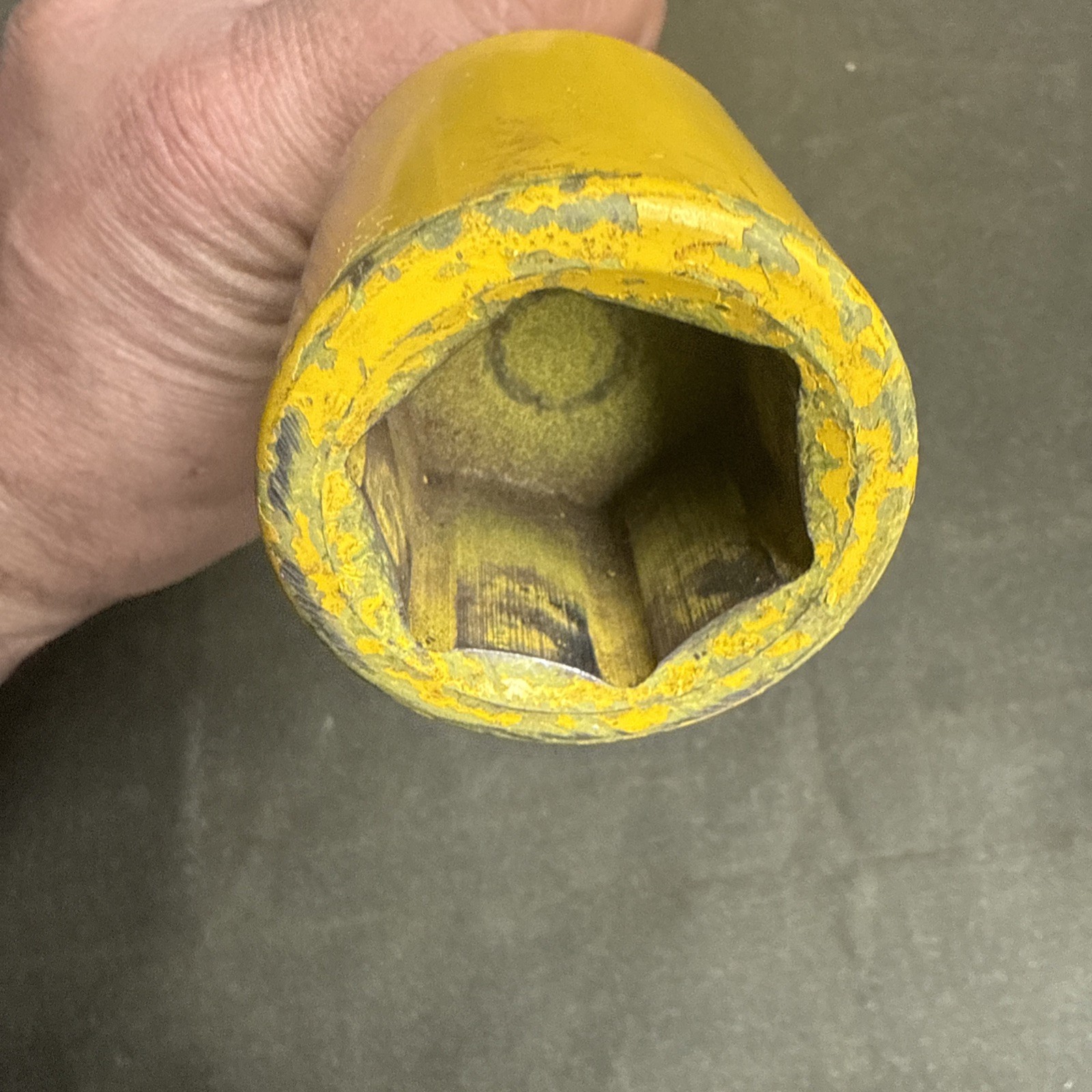 Sunex Tools 533TS 1 inch Drive 33mm 475 Ft/Lbs Torque Truck Socket Yellow