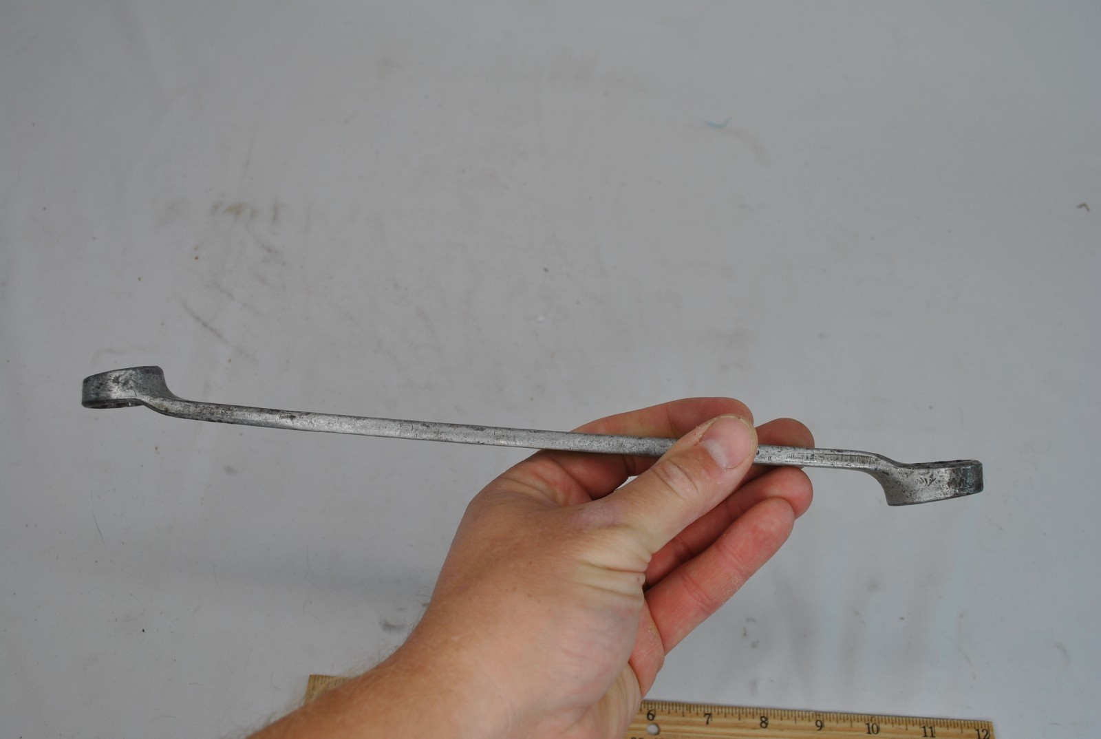 Mac Tools Sabina Vintage 13.5″ Long 13/16″-1″ 12PT SAE Box Wrench B101