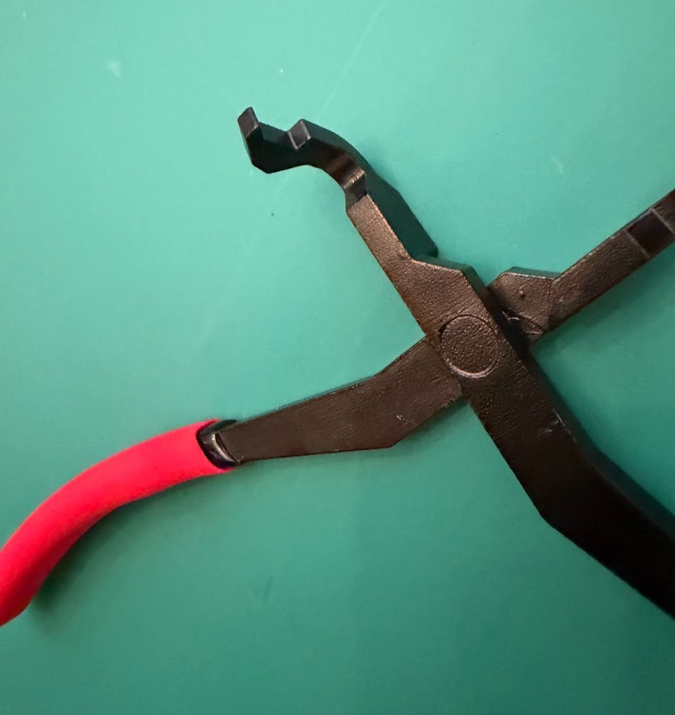Matco Tools SPR231 PUSH PIN ANGLED REMOVAL PLIERS (New)