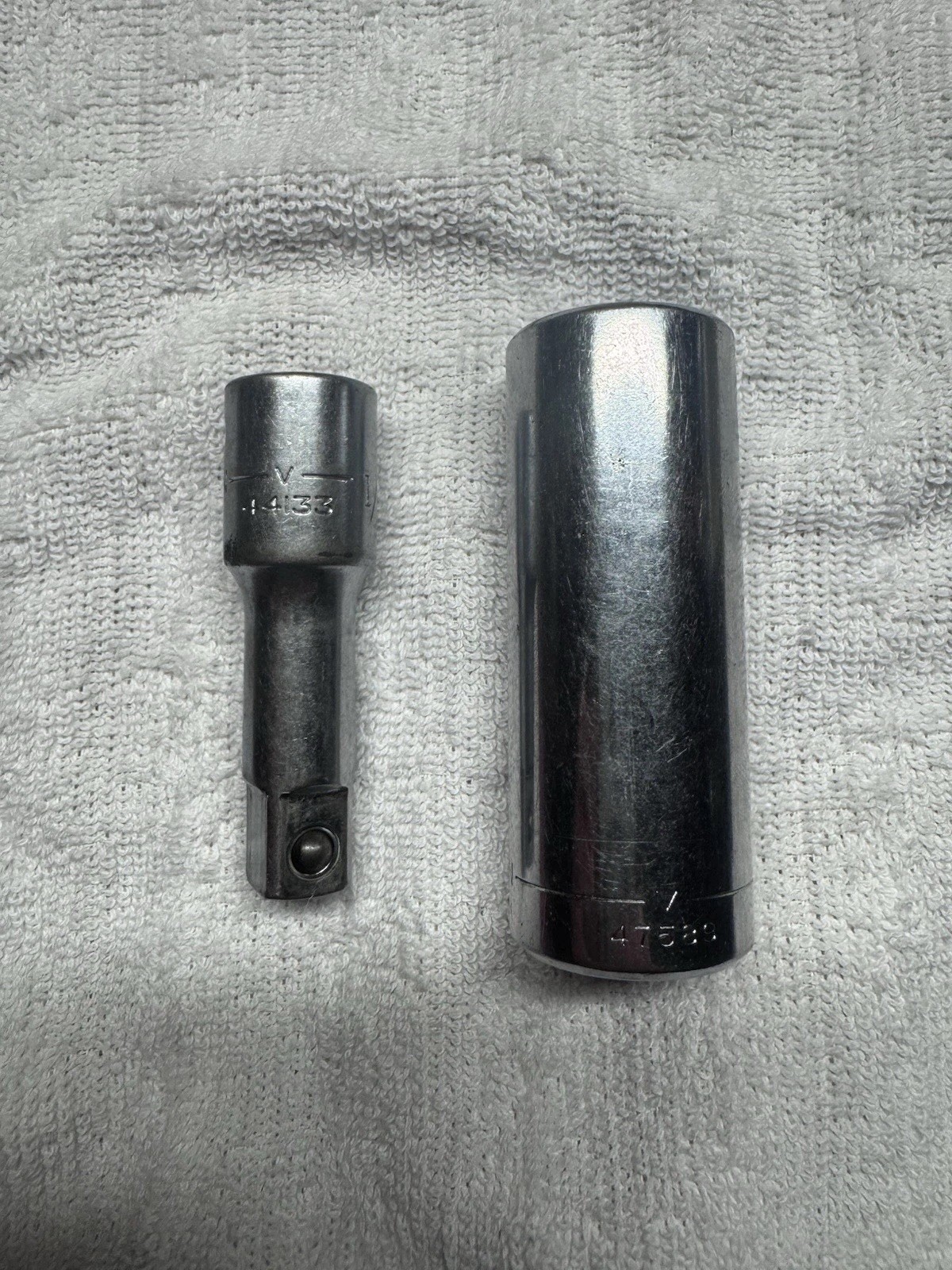 Craftsman USA -v- Series 1/2 Inch Extension And 15/16 6pt Deep Well Socket