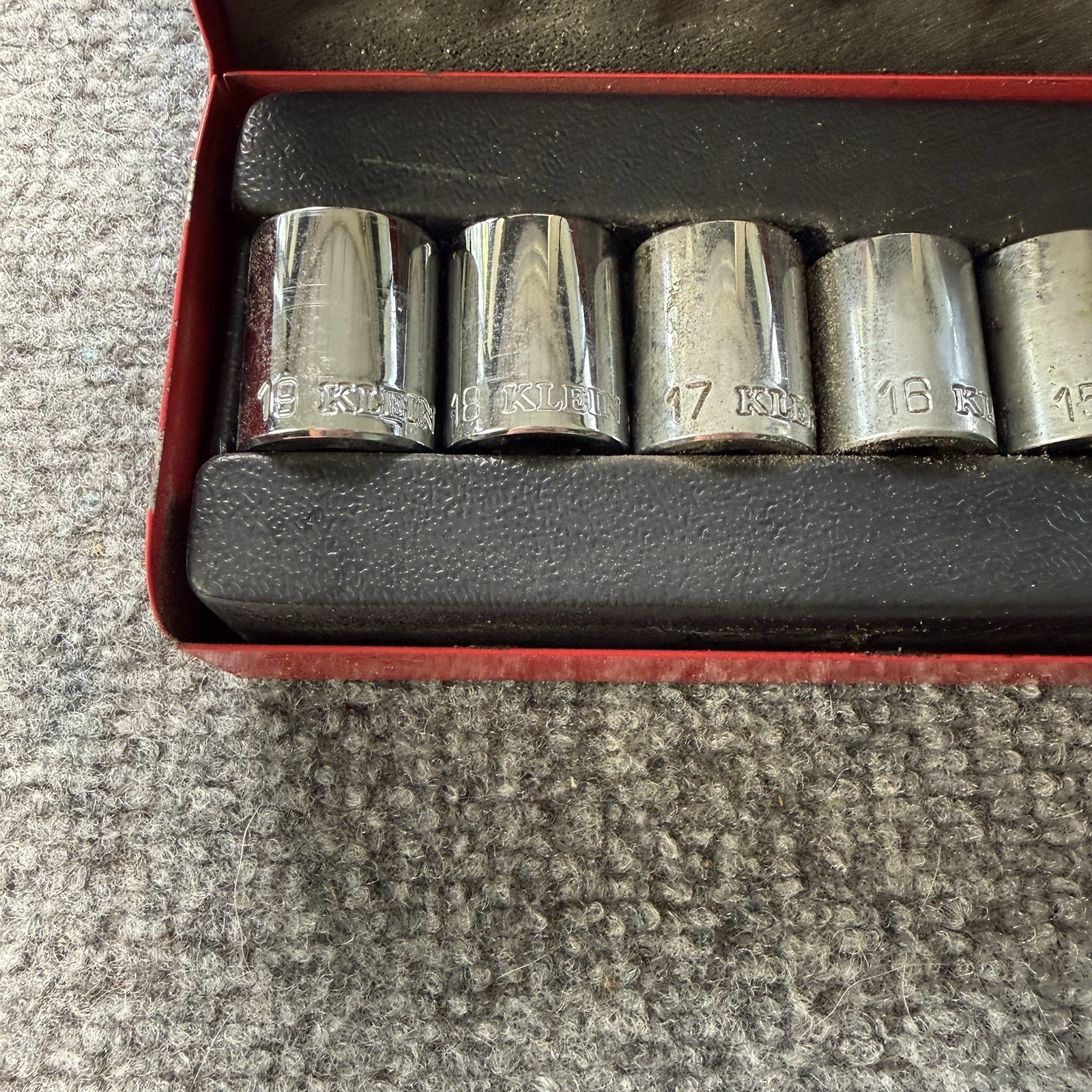 VTG Klein Tools 3/8 Drive Metric Socket Set 13-Piece 6-Point 7mm-19mm Metal Case