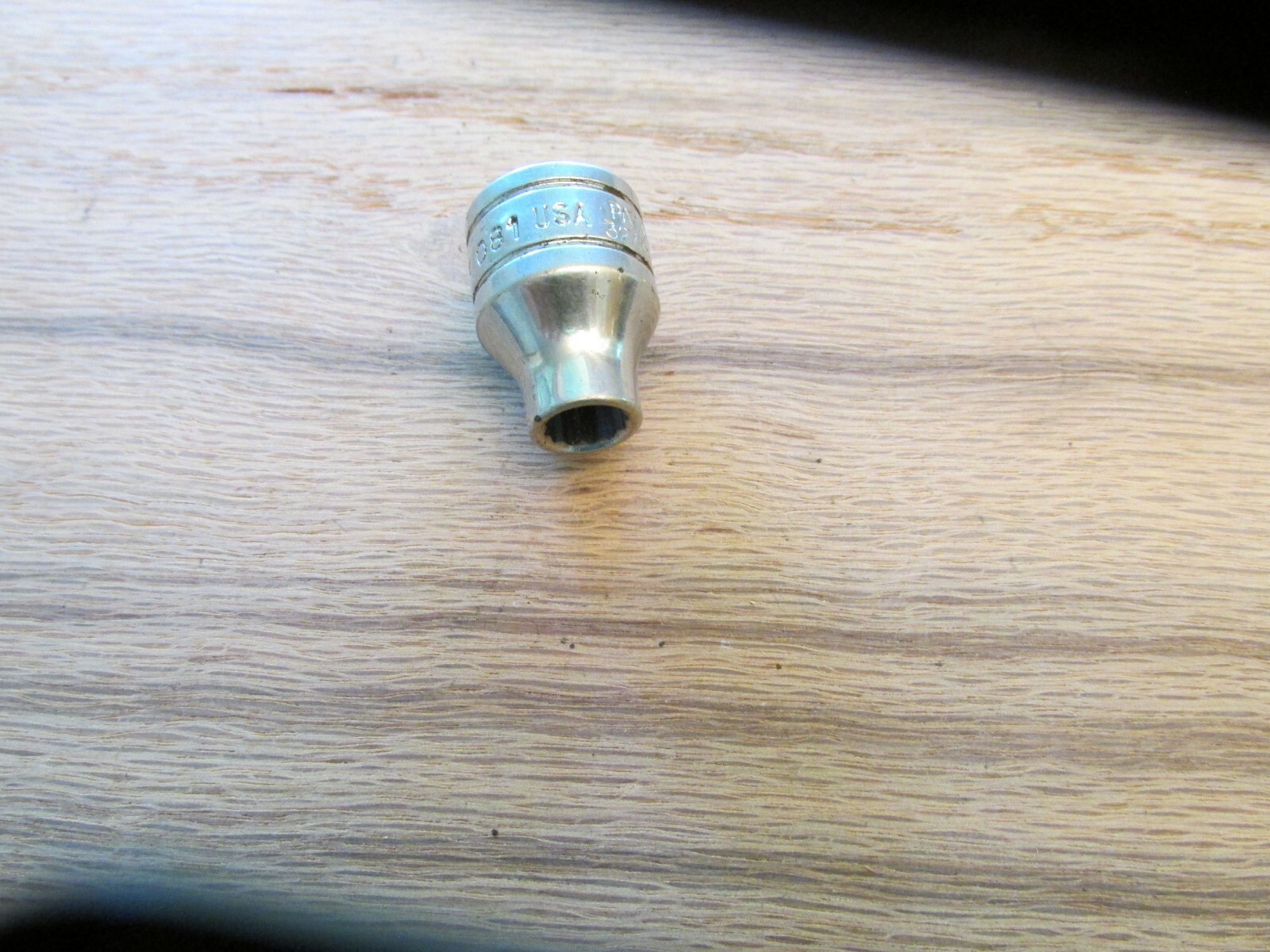 Nice Snap On 3/8″ Drive 1/4″ Shallow 12pt SAE Socket F081