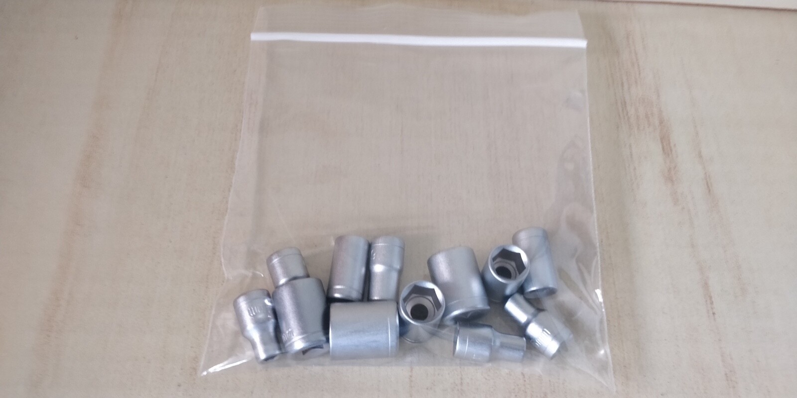 12 Pieces — Metric Socket Set — 4mm through to 13mm — 1/4″ Drive -6 Point