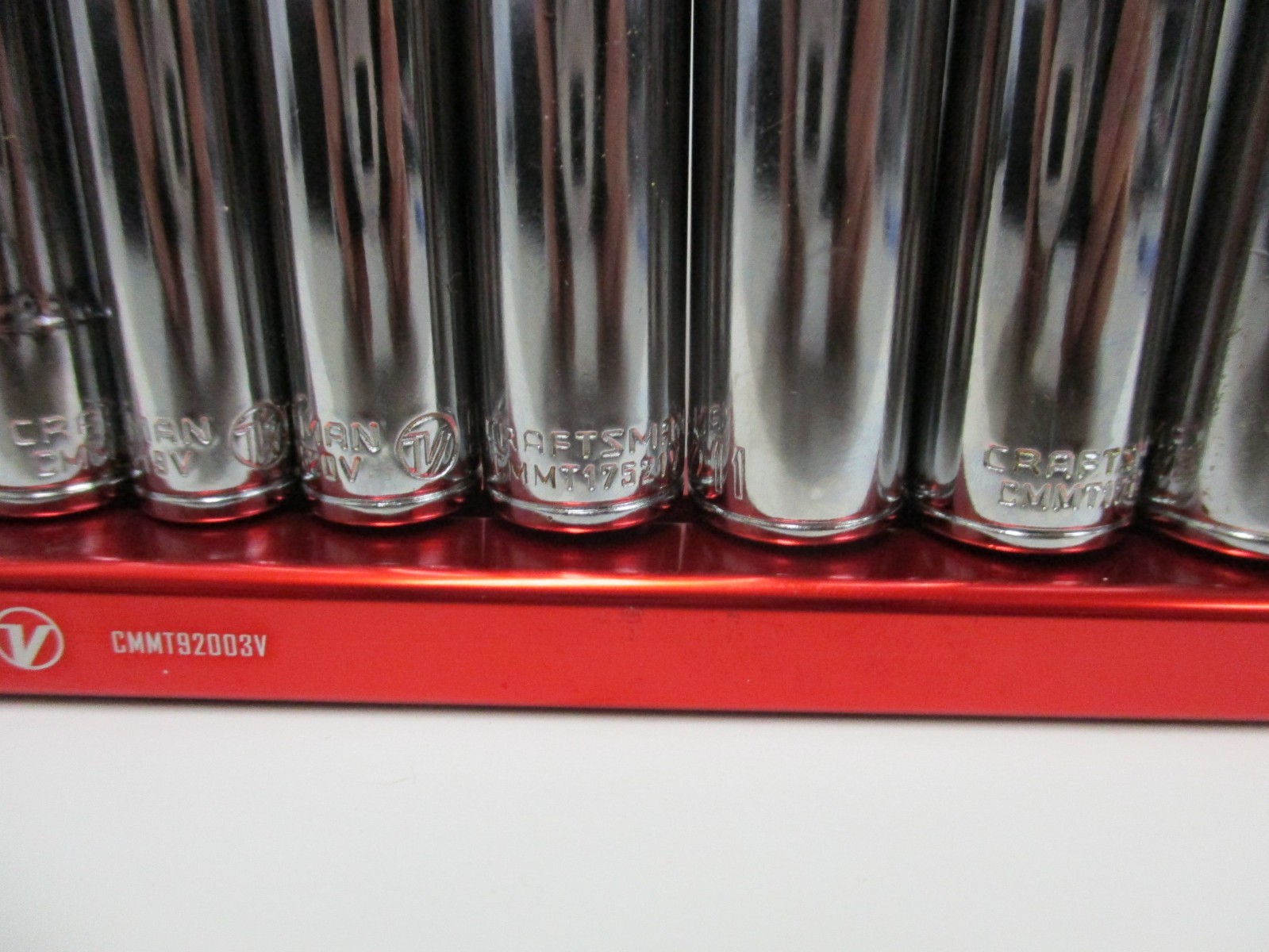 Craftsman 10pc 1/4″ Dr 6 Point Metric Deep Socket Set on Magnetic Rail CMMT17515