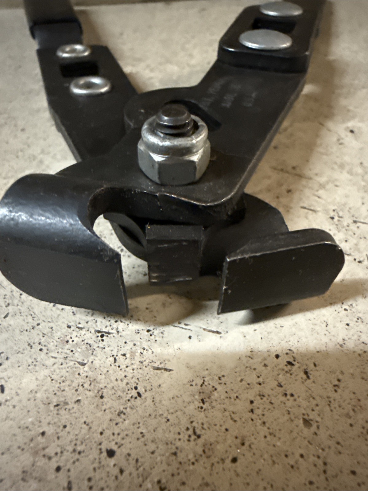 C-V Boot clamp pliers used
