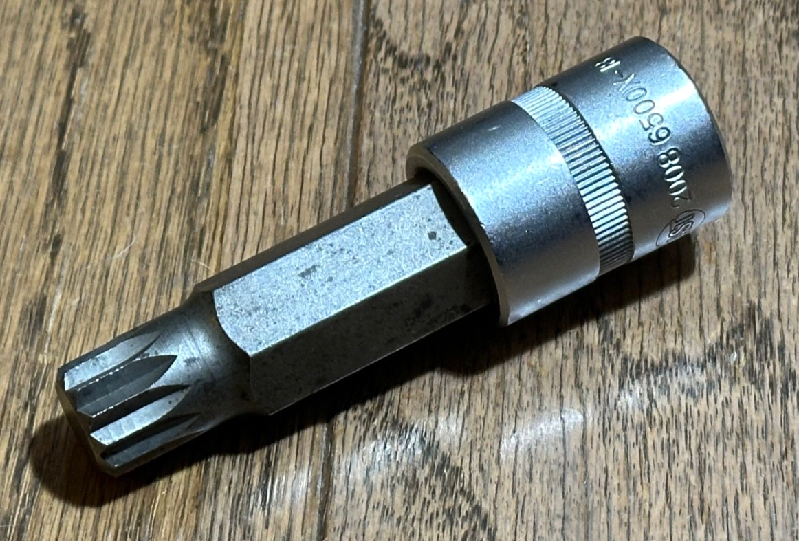 AST Tools 18mm TRIPLE Square Spline Bit Driver Socket 1/2″ VW Rear Axle Bolt