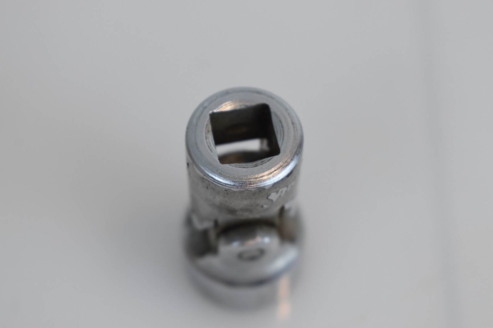 Snap On Tools FVU22 11/16″ SAE Shallow Universal Socket 3/8″ Drive 12 Point USA