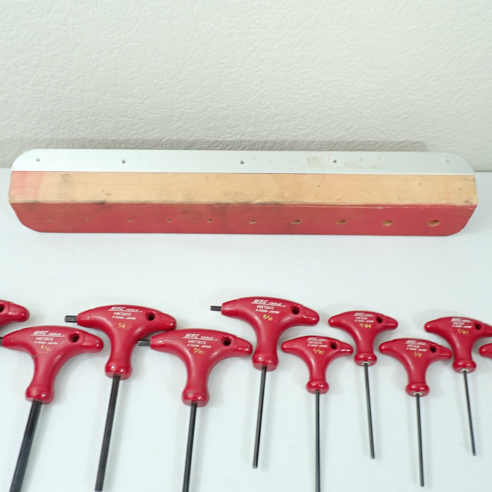 Mac Tools HKTA SAE T-Handle Hex Allen Wrench 10 pc Set 3/32″-3/8″ w/Red Rack
