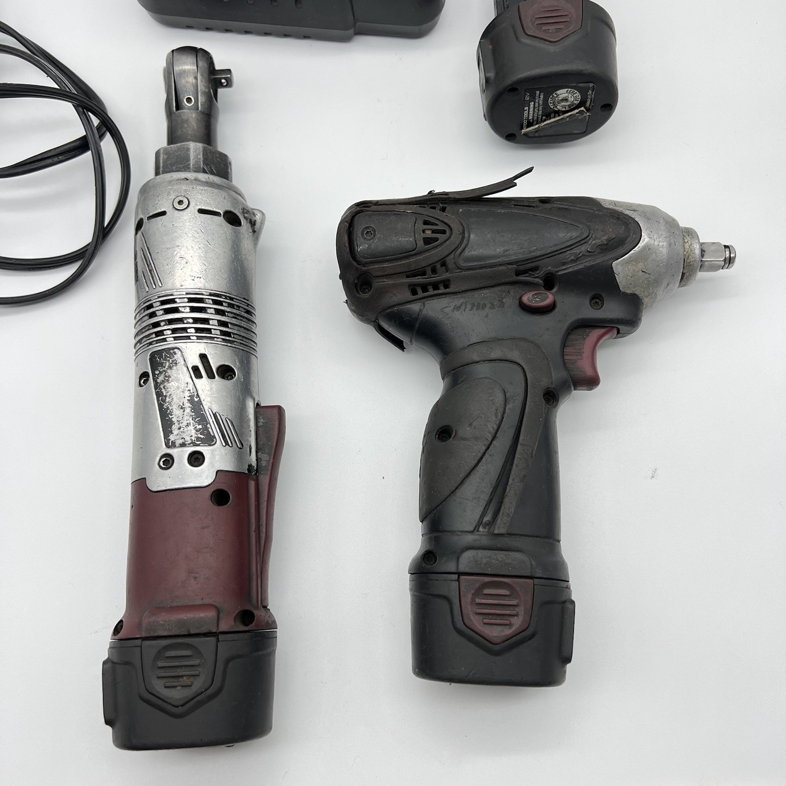 Matco Tools 12V 1/4″ Cordless Ratchet + 3/8” Driver Wrench Battery and Charger