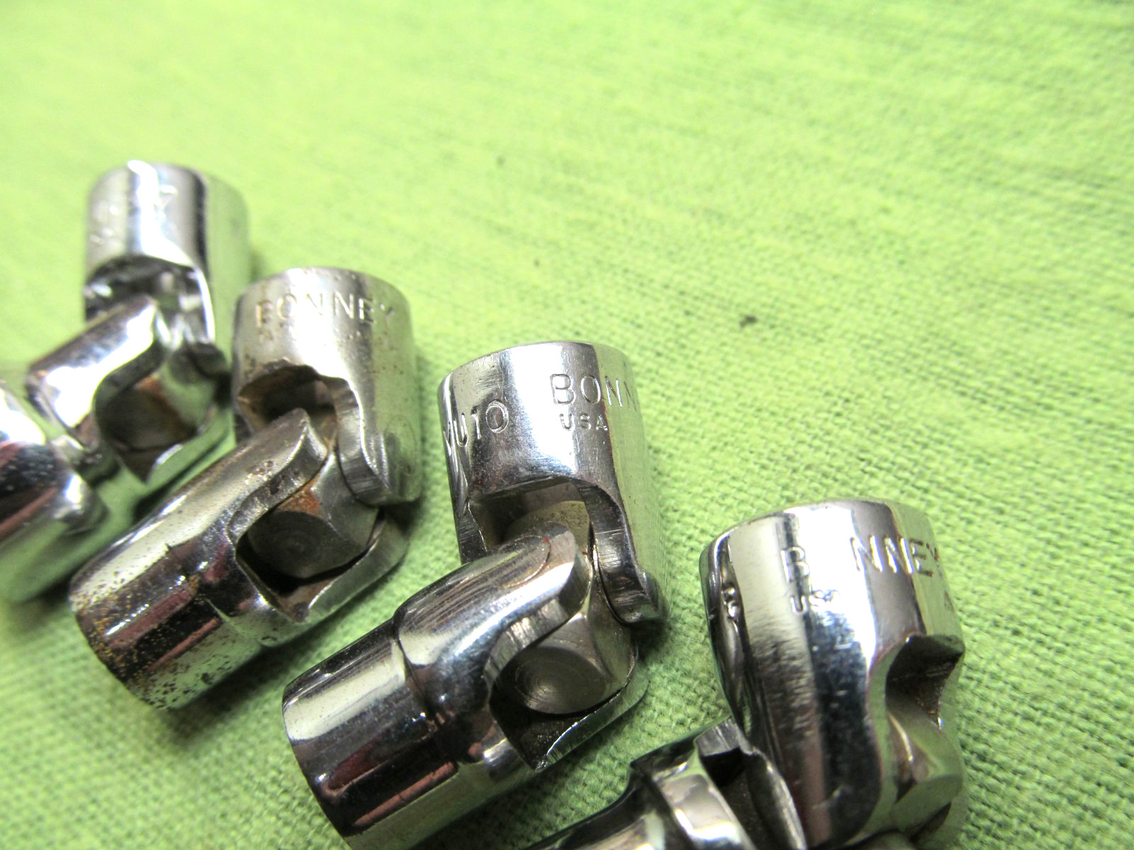 Four Vtg. Bonney 1/4″ Drive Flex Sockets SAE 12 points – See Pics & Description