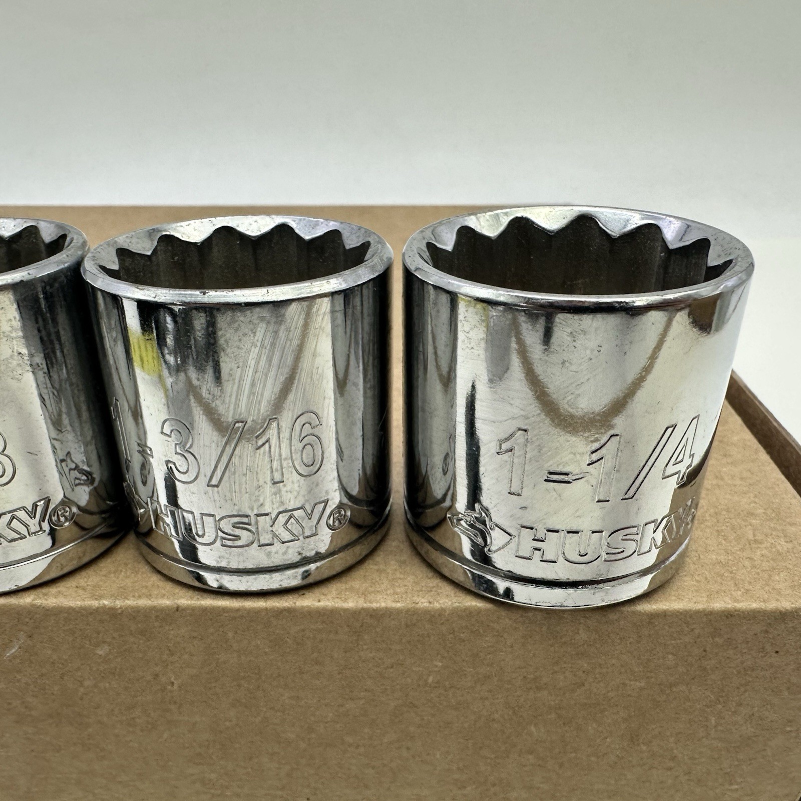 Husky 5 pc 1/2″ Drive 12 Point SAE Socket Set 1″, 1-1/16, 1-1/8, 1-3/16, 1-1/4