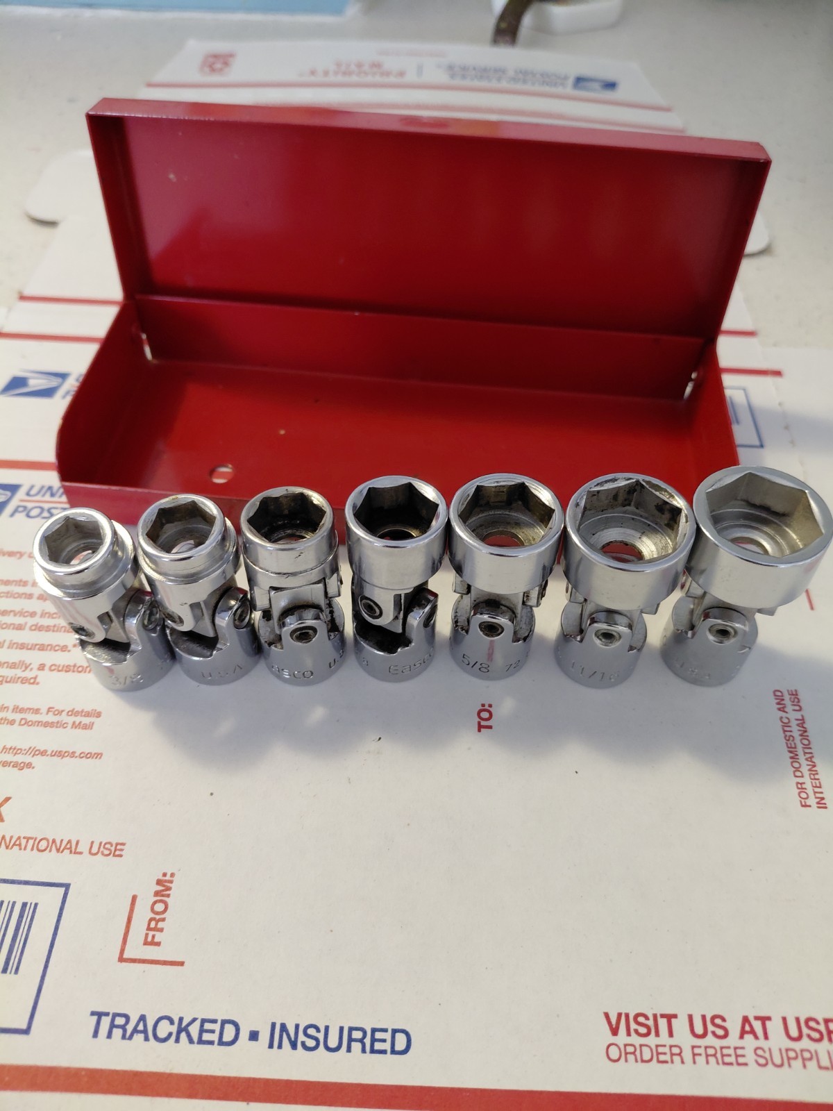 EASCO USA 3/8 UNIVERSAL 6 POINT SOCKET SET WITH METAL CASE. 7 PIECE SOCKET SET.