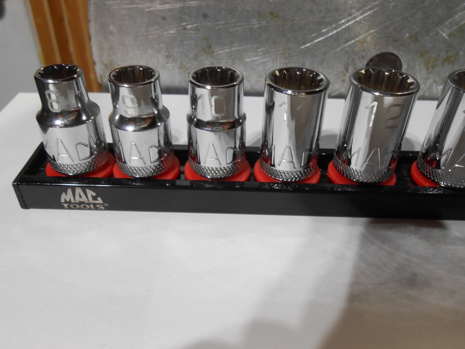 Mac 3/8″ Drive Metric Precision Torque 12-pc Socket Set 8-19mm