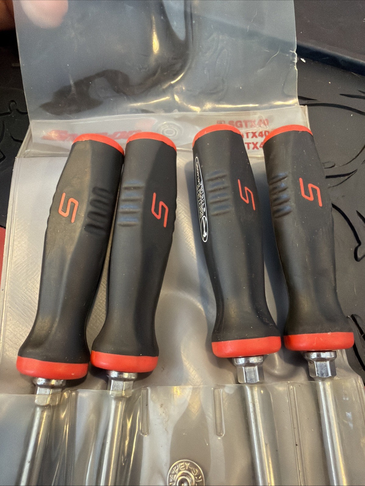 Snap on USA SGTX40 T 8 – T20 Red Soft Grip Mini Torx Screwdriver with pouch