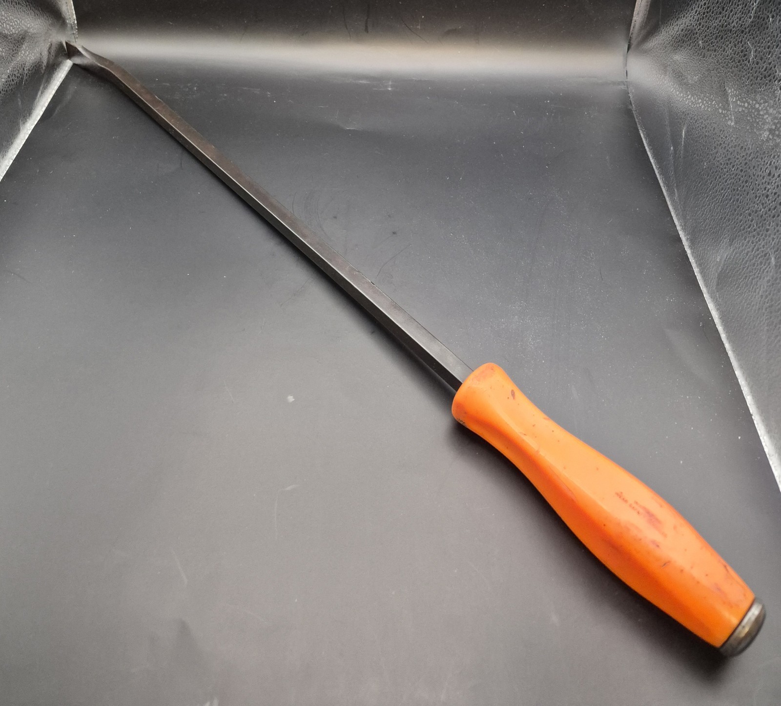 Snap On SPBS24 – 24″ Long Orange Handle Striking Pry Bar. GC, USA. Straight