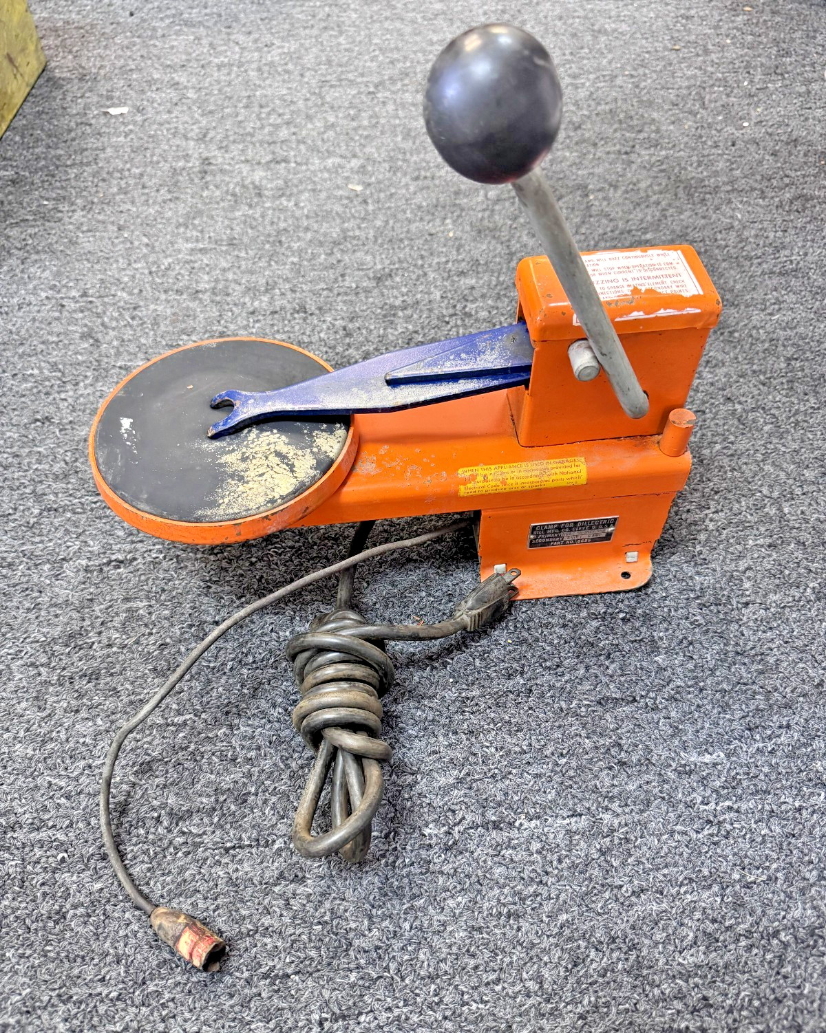 CLAMP FOR DILLECTRIC, DILL MFG. U.S.A, PART NO. 6685, TIRE TUBE PATCH, UNTESTED