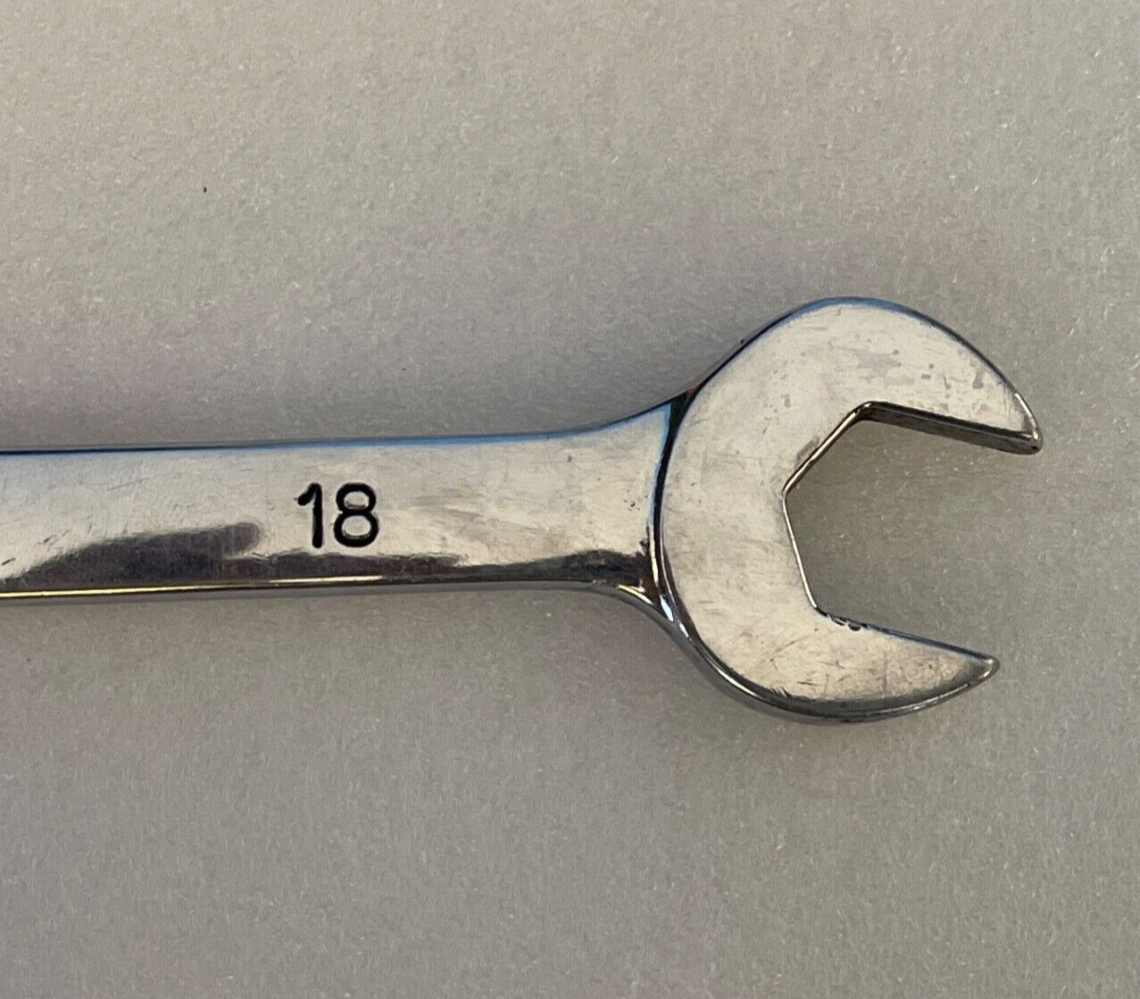 MAC TOOLS M18CW, 18MM. COMBINATION WRENCH, 7.75″ L. 12 POINT.