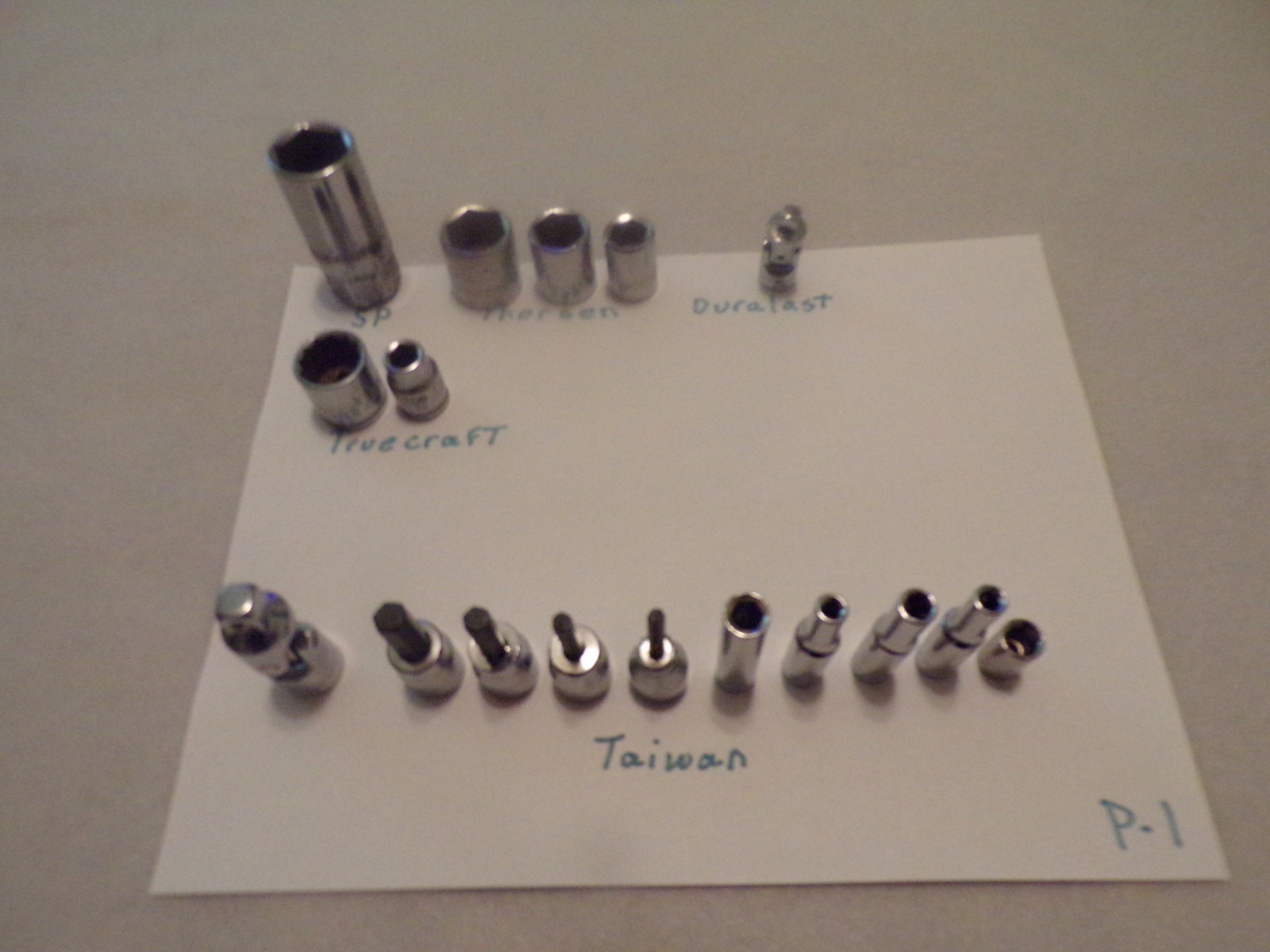 Lot Of 17 Assorted mm and one standard Socket and two swivels.