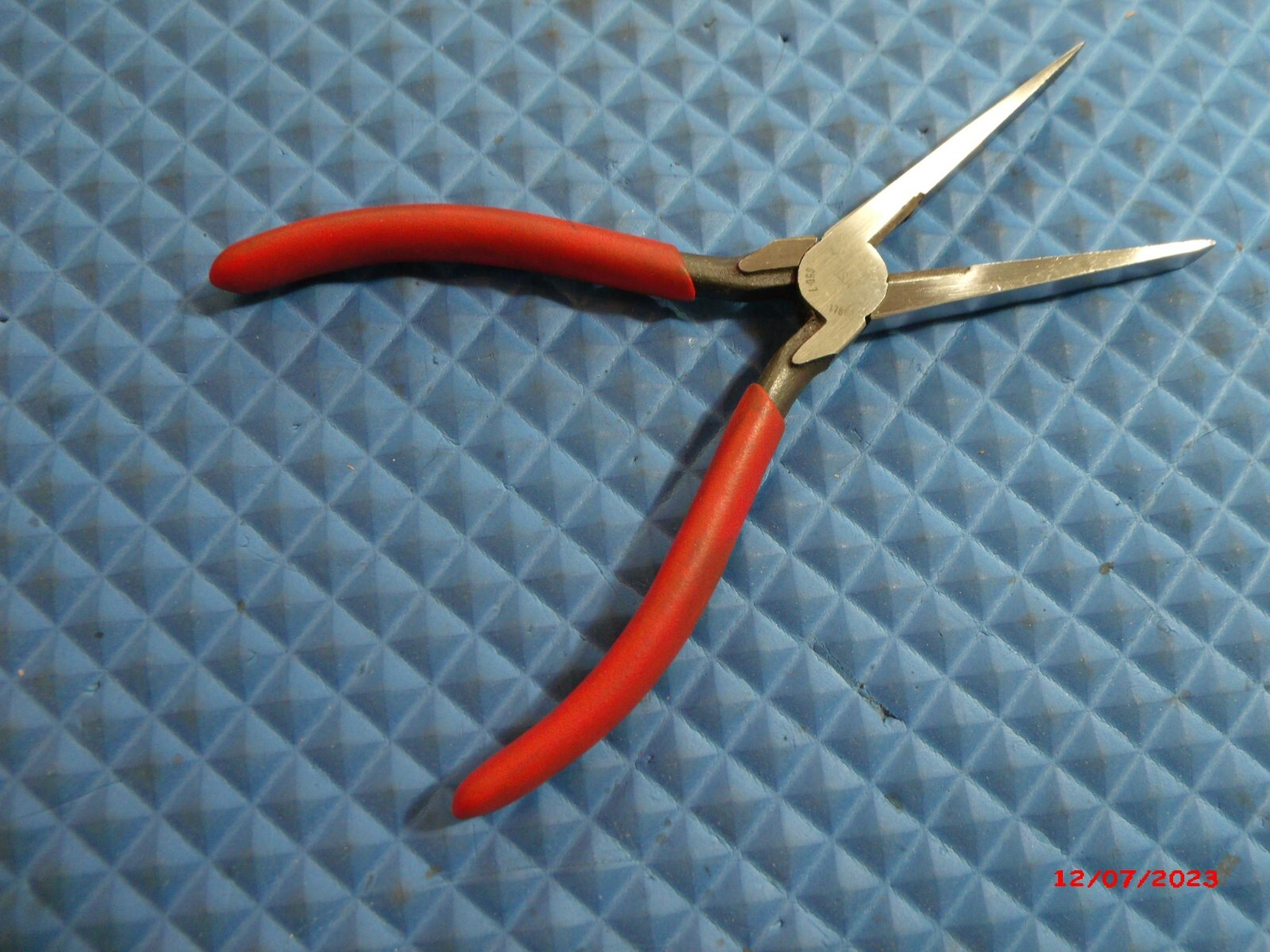 «CRESCENT» U.S.A. #650-1 FLAT NOSED PLIERS WITH WIRE CUTTERS AND RED VINYL GRIPS