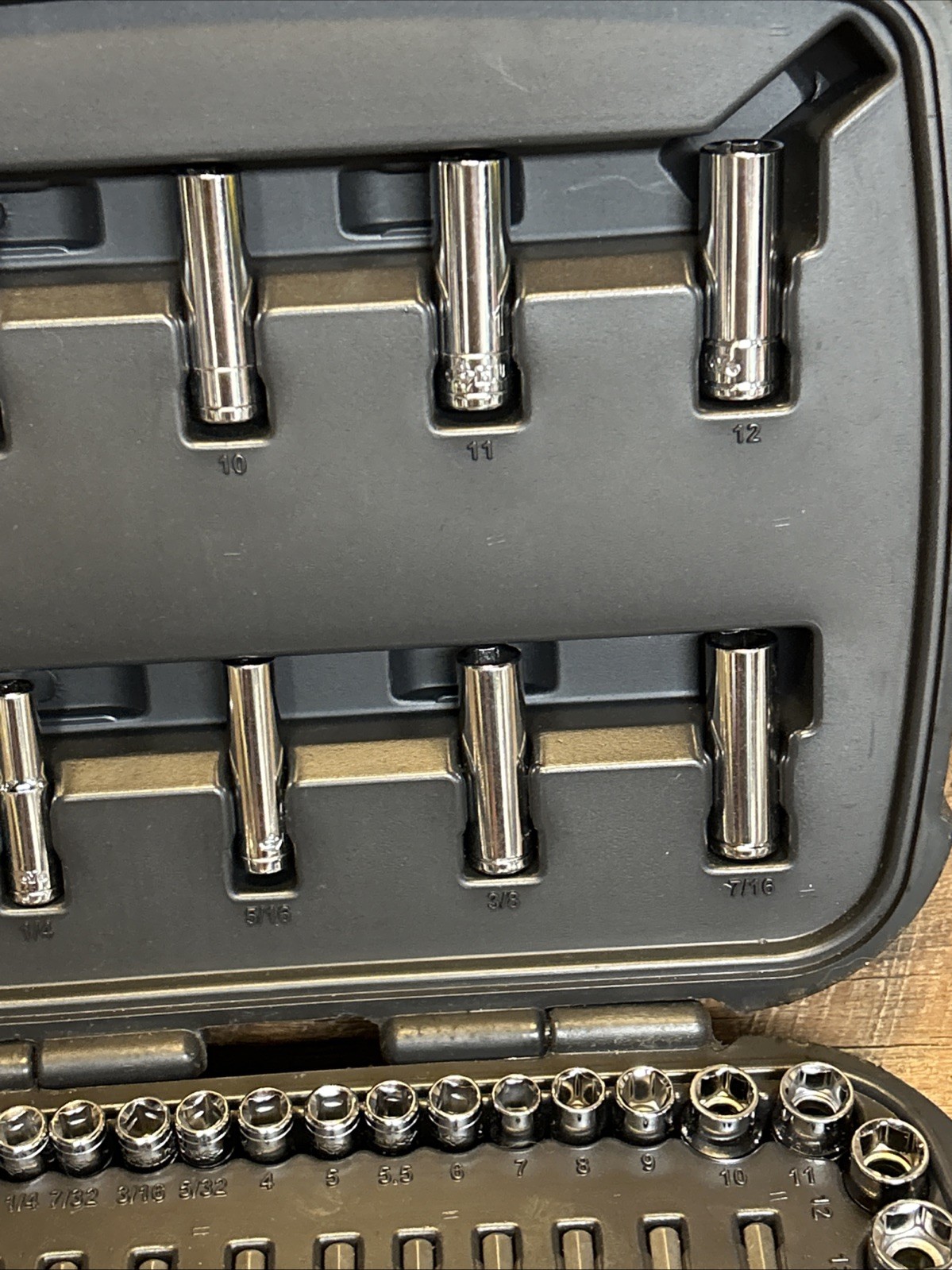 Husky 65-Piece 1/4 IN AND 3/8 IN DRIVE MECHANICS TOOL SET-Excellent Condition