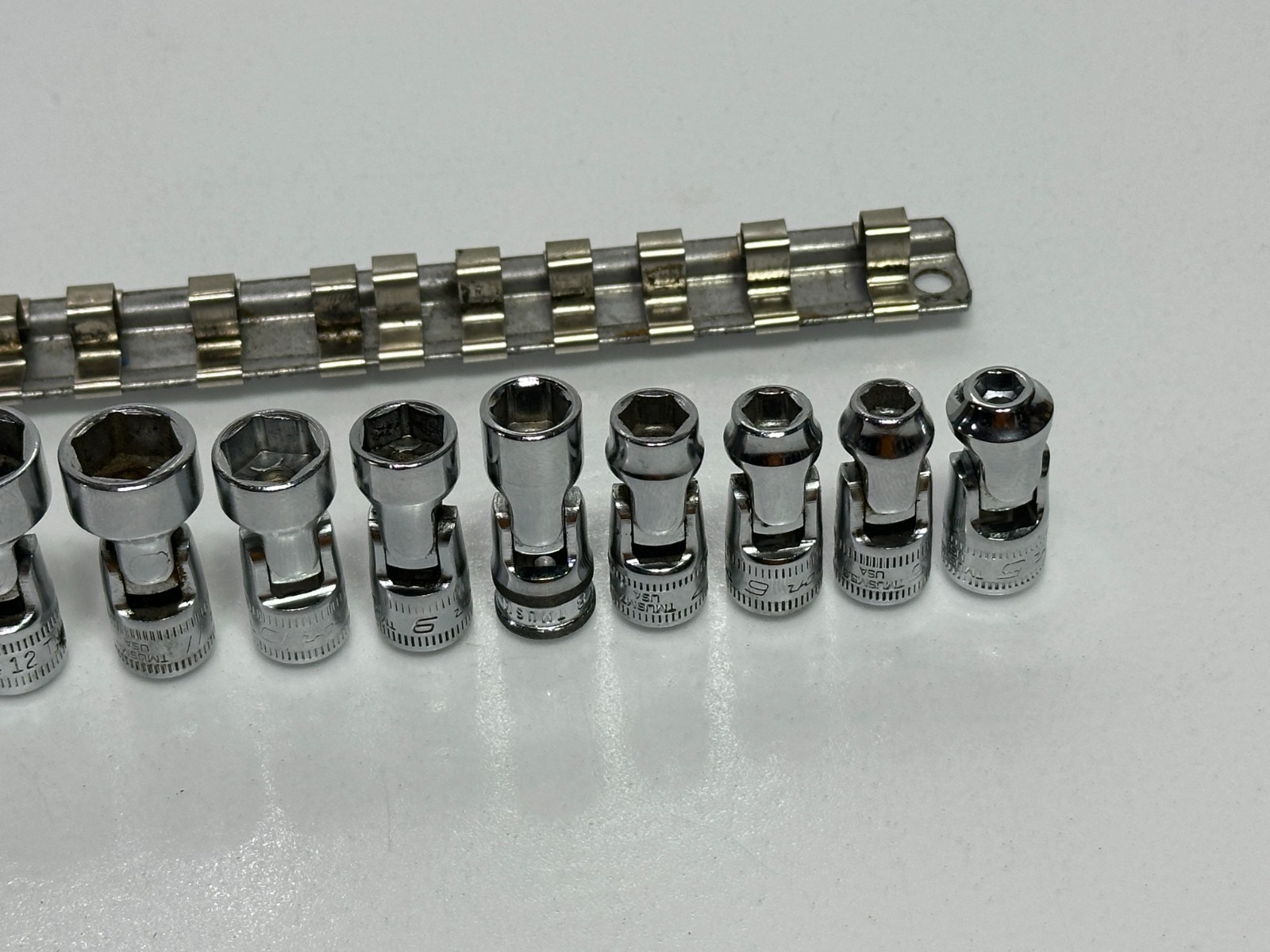 Snap On 12pc 111TMUSMA + 5mm 1/4″ Dr. Metric Universal Swivel Socket Set 5-15mm