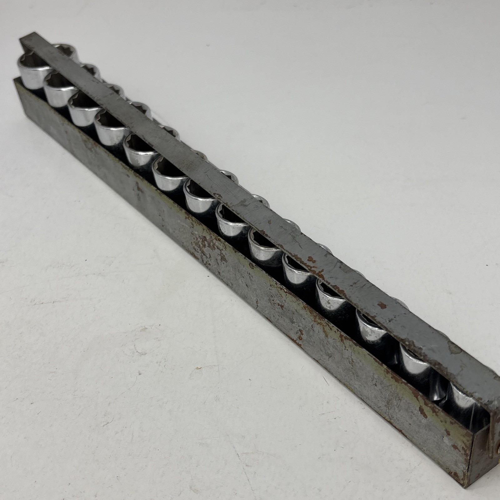 Craftsman Socket Set 1/2″ Dr 14Pc Shallow -V- & -VV- 7/16” to 1 1/4” W/Tray USA