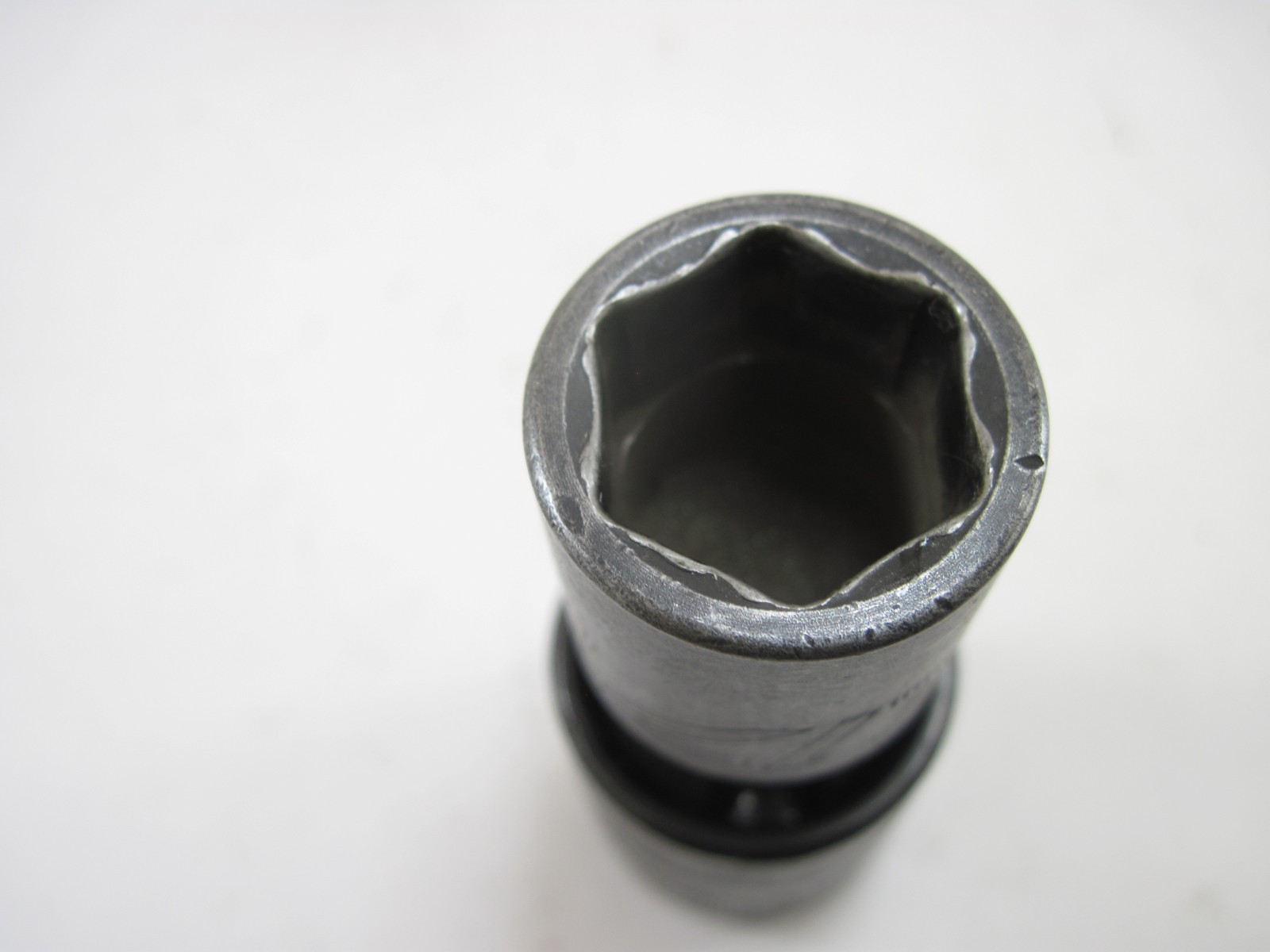 Snap On 1/2″ Drive 17mm Metric Shallow 6pt Impact Swivel Socket IPLM17C NICE