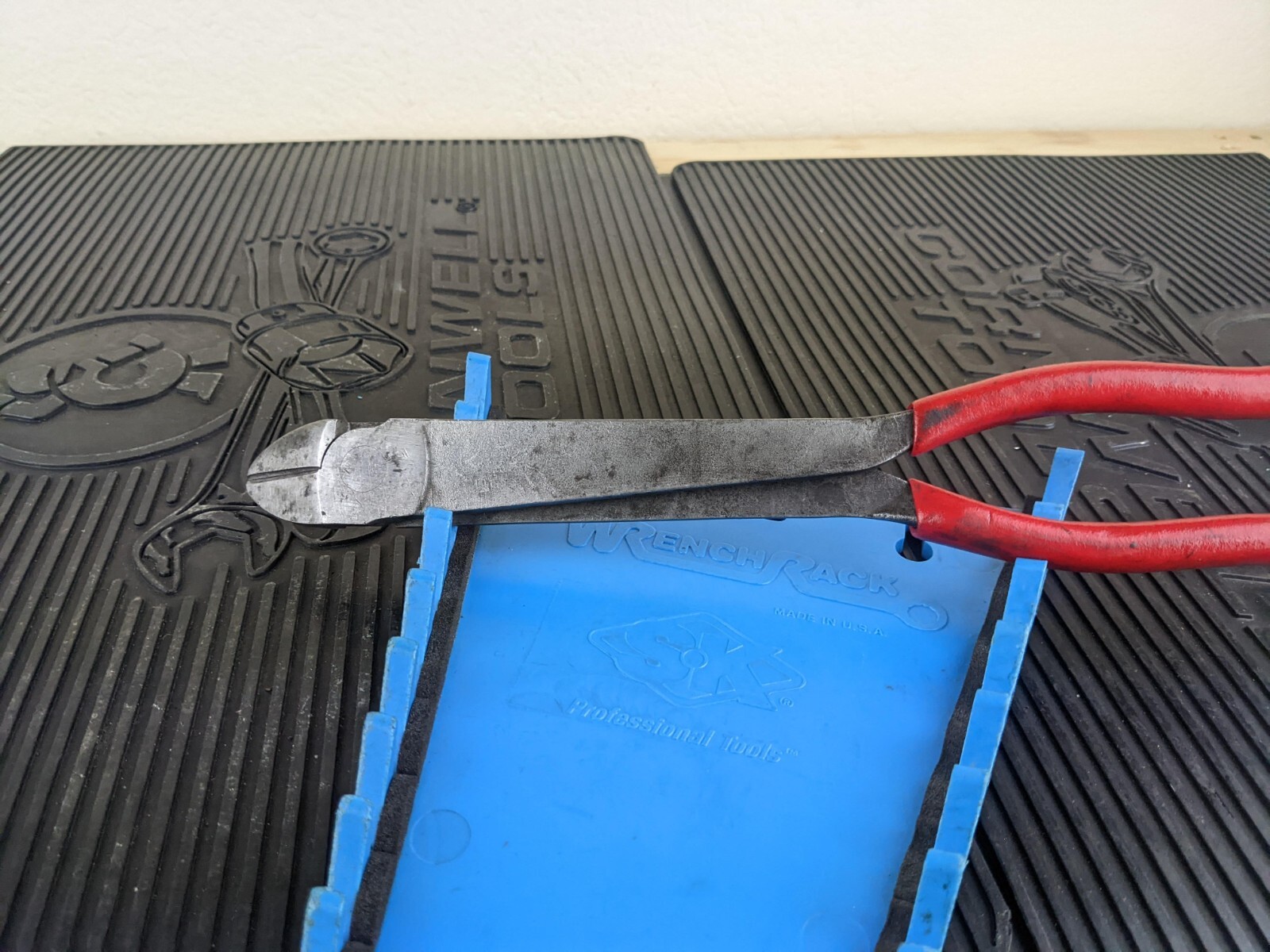 #at884 Snap On 312CF RED 11″ Heavy Duty Diagonal Cutters