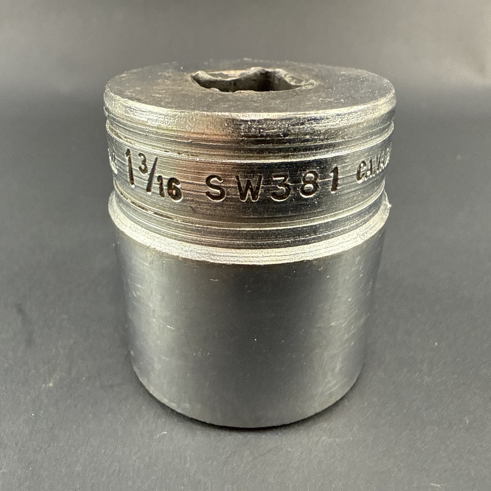 Snap On SW381 1/2″ Drive 12 Point 1-3/16″ Shallow Socket