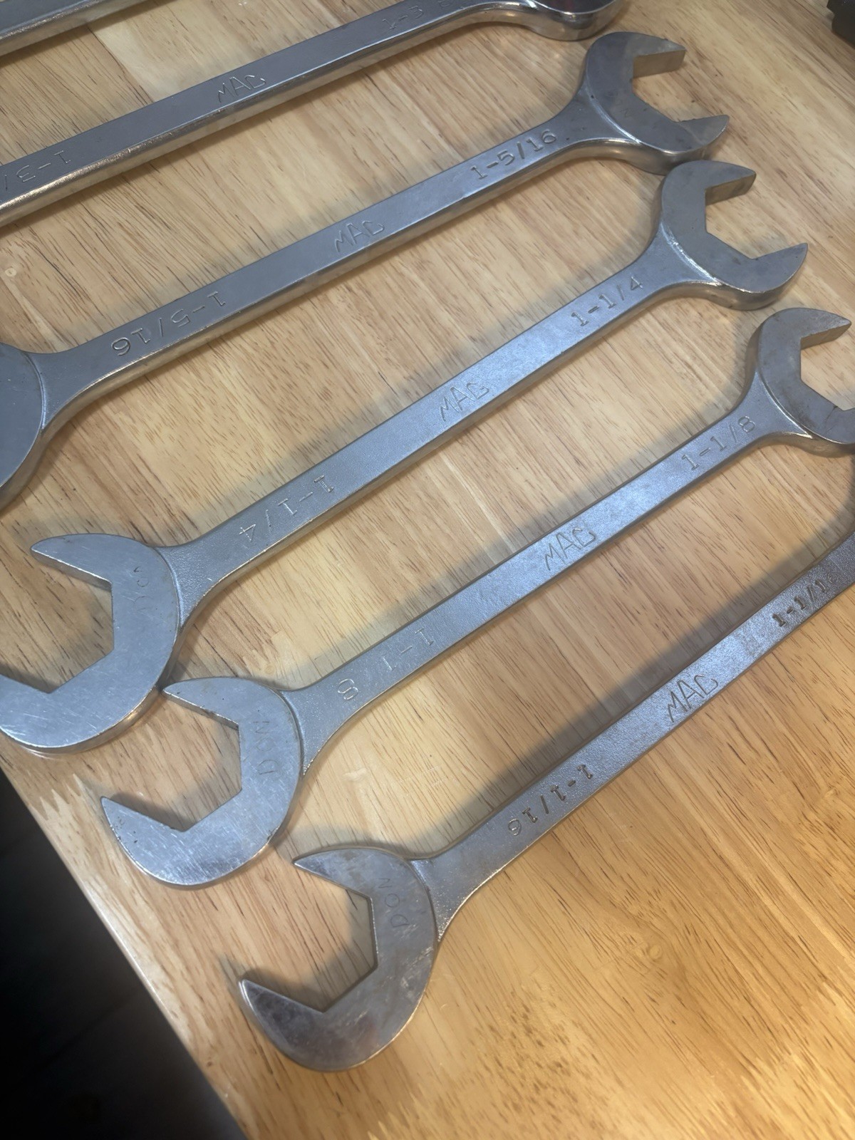 Mac Tools Large Angle Head Wrench Set 1 1/16 – 1 7/8 10 Piece Set