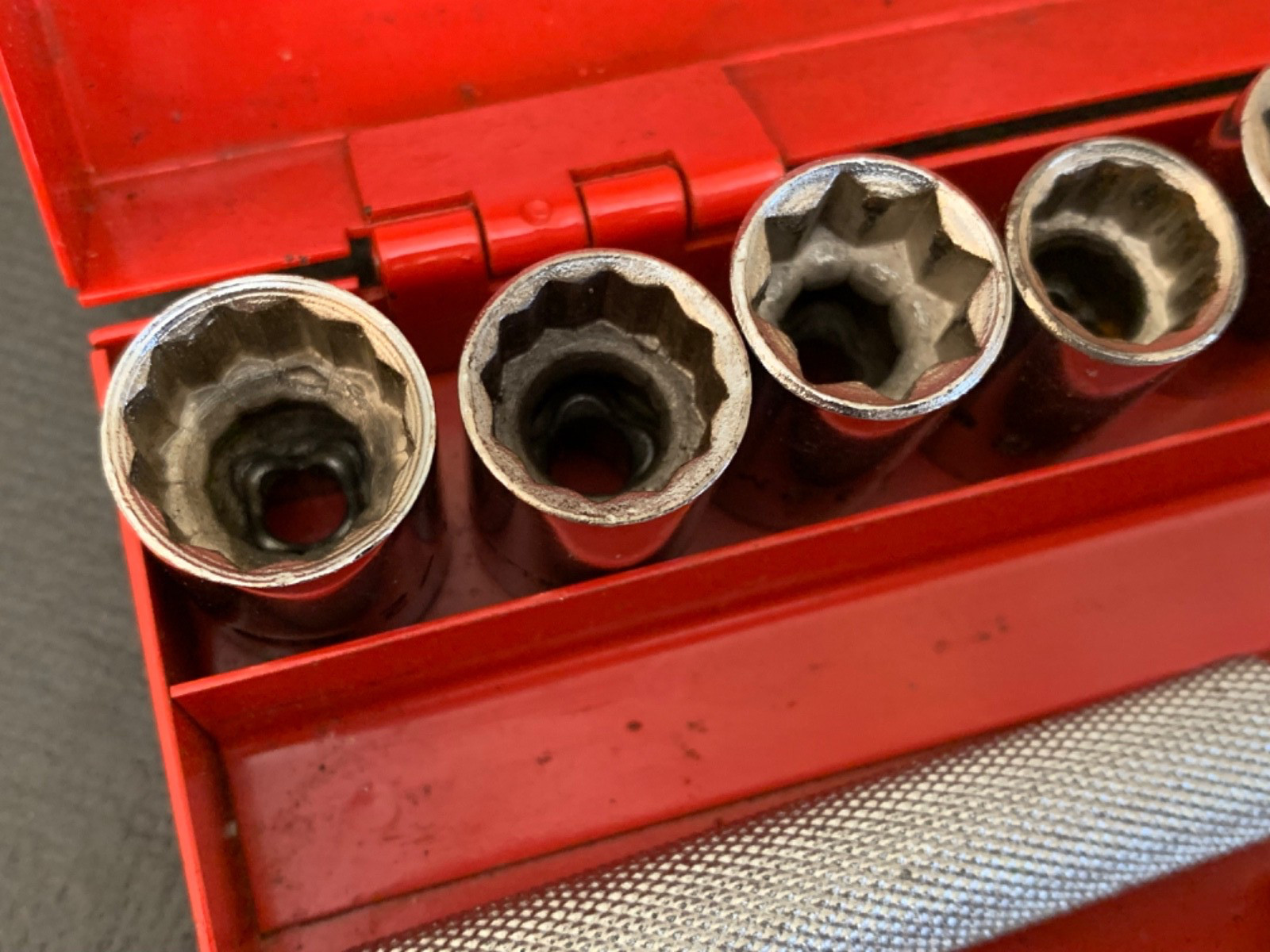 Vintage Giller 16PC 1/4 Dr 1/2″ – 3/16″ SAE Socket Set (NO RATCHET) Made in USA