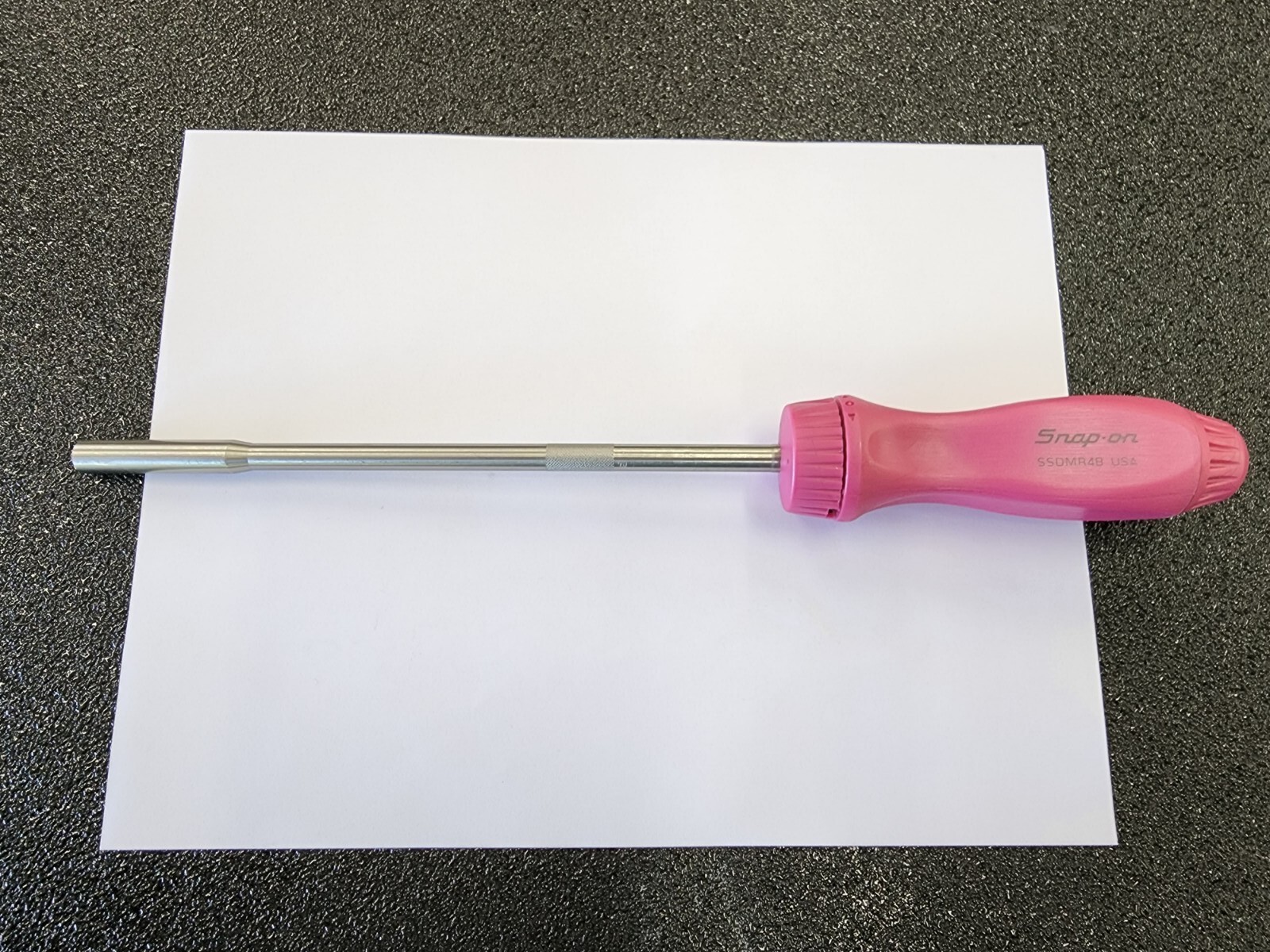 Snap-on Tools NEW PEARL PINK Hard Grip 8″ Shaft Ratcheting Screwdriver SSDMR8APP