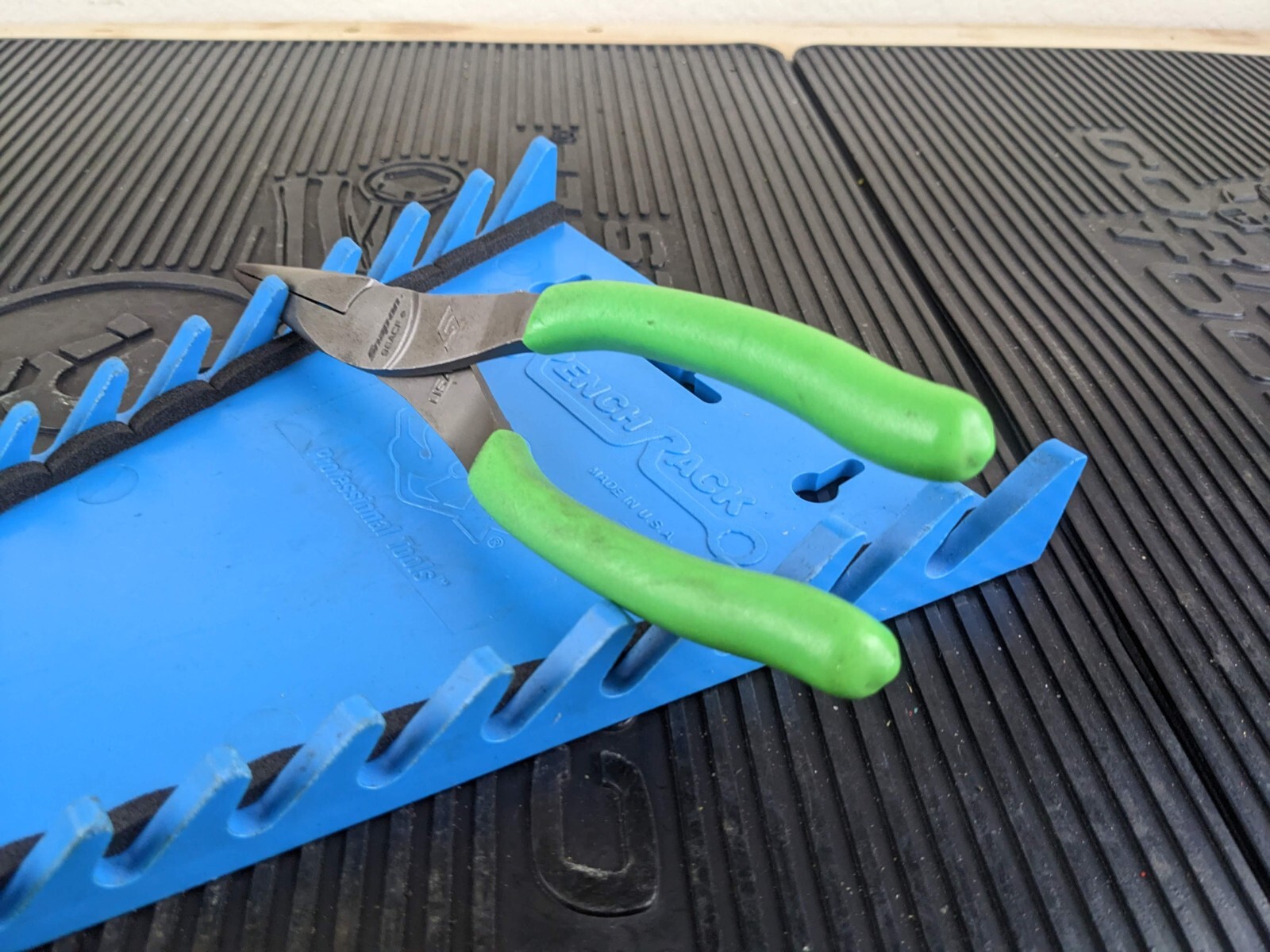 #aw196 Snap On 96ACF – 8″ Talon Grip™ GREEN NEEDLE Nose Pliers