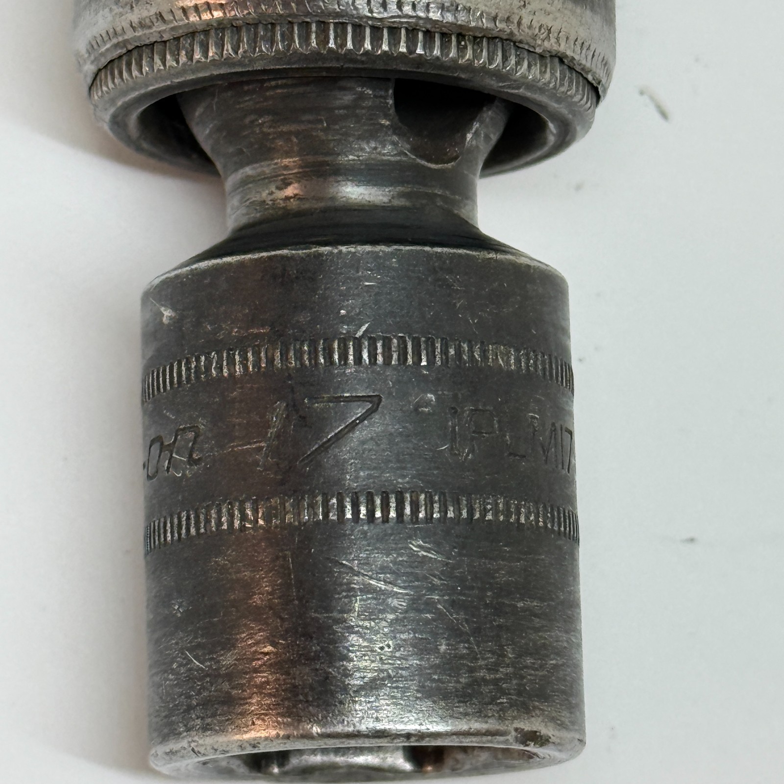 Snap-on IPLM17C 17mm 1/2″ Drive 6-Point Swivel Impact Socket – Low Profile USA