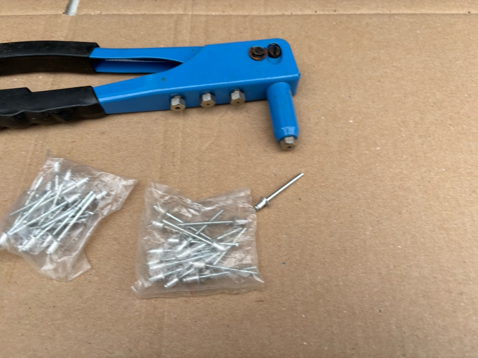 SILVERLINE MULTI SIZES POP RIVETER RIVETING GUN, WITH SOME POP RIVERTS,vintage
