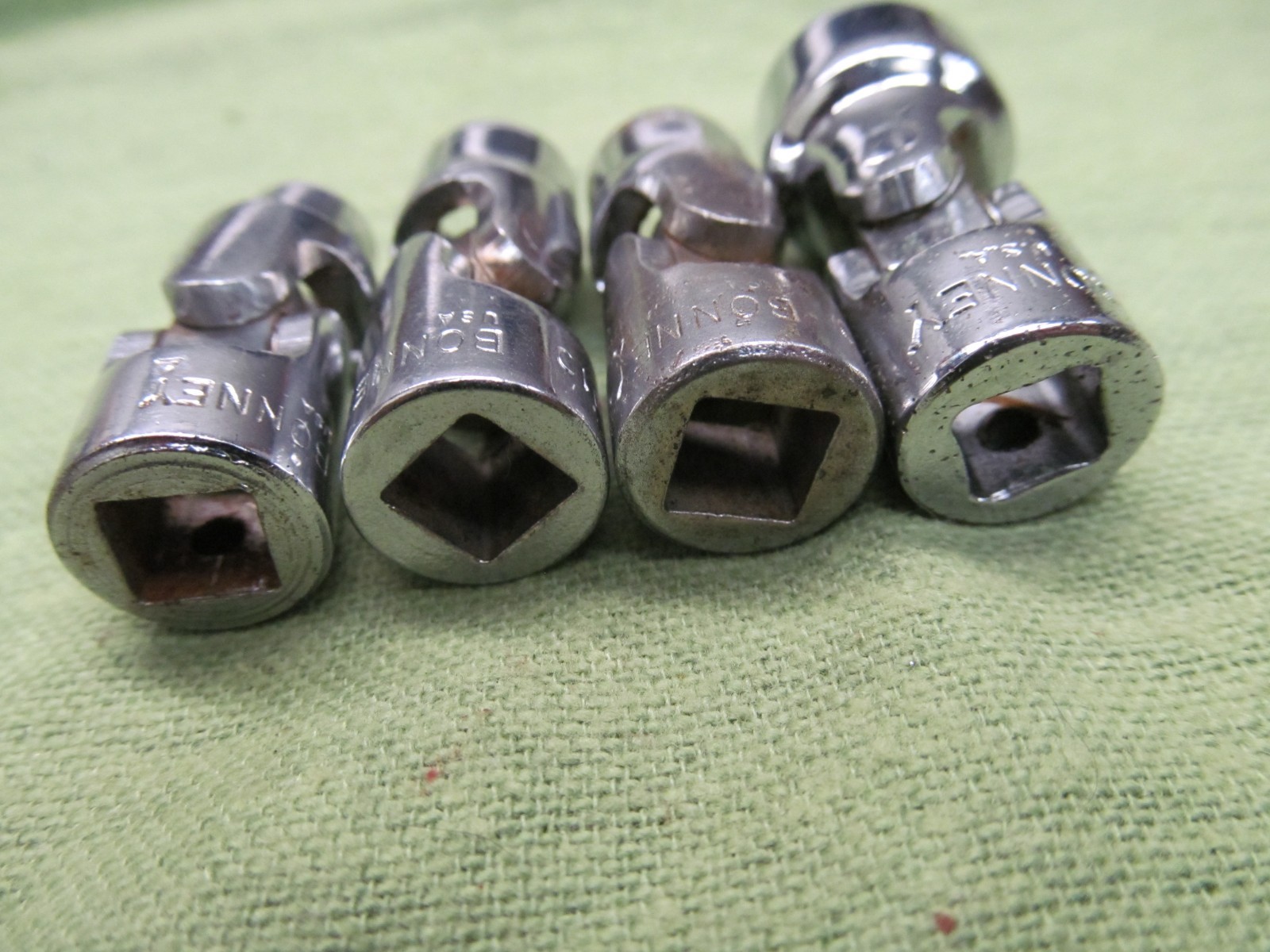 Four Vtg. Bonney 1/4″ Drive Flex Sockets SAE 12 points – See Pics & Description